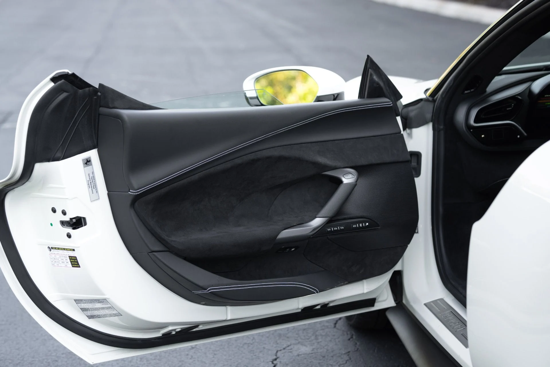 mph029_927592612_Used_2025_Ferrari_296_GTB_1761682901_12bd4d34ef