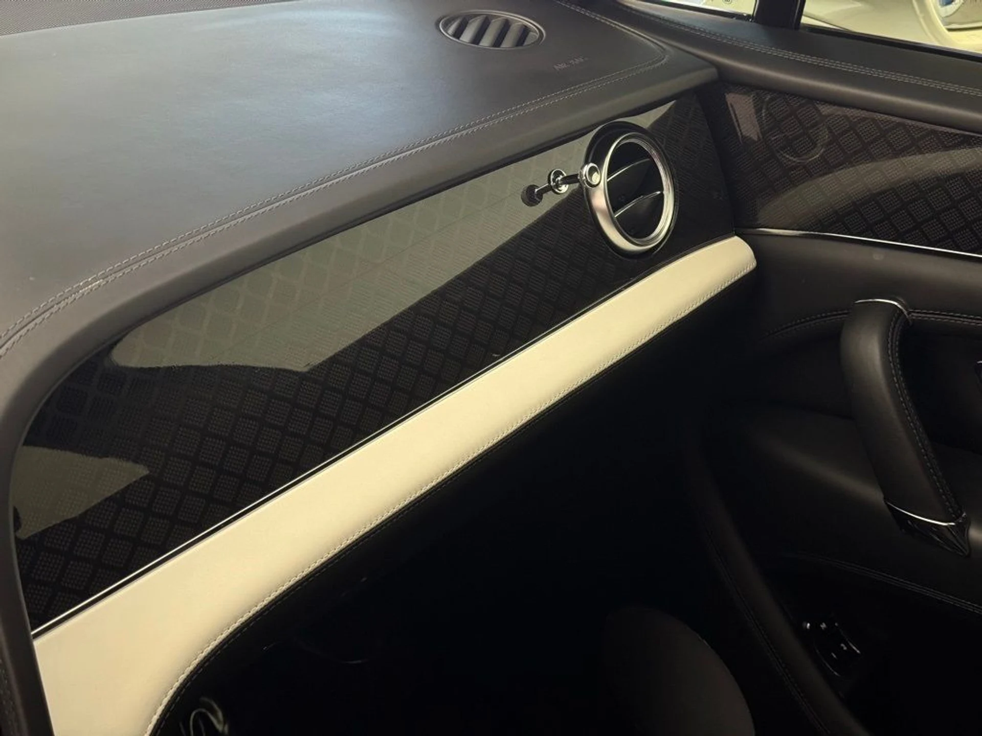 mph029_927686535_ihs2liw93qr6h4xg17bc09vihk1z_166d5f1567