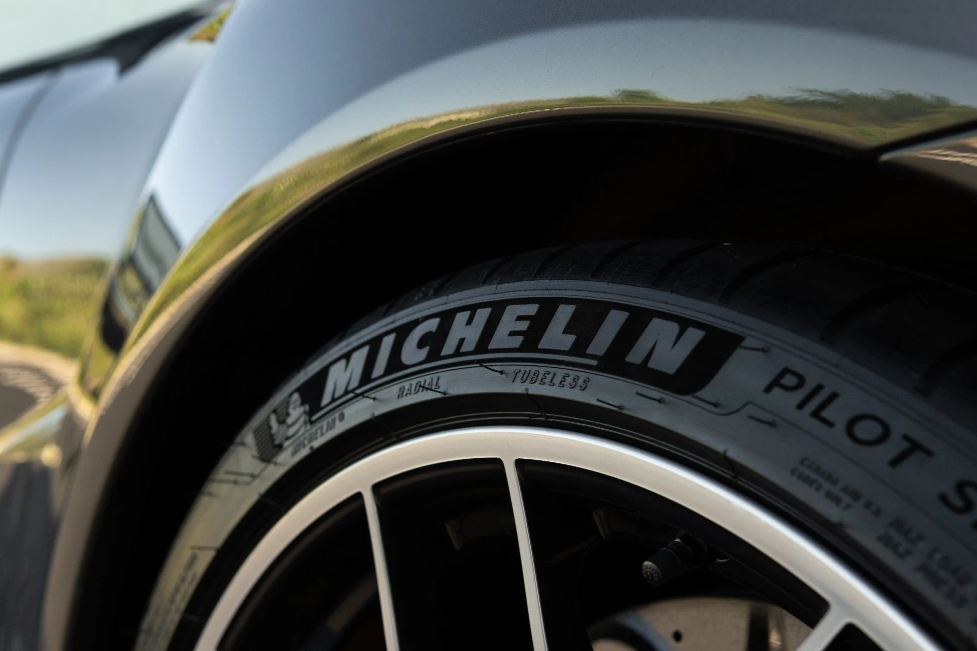 mph029_930588288_Used_2019_Porsche_911_Turbo_S_1766778415_595d16ae9c