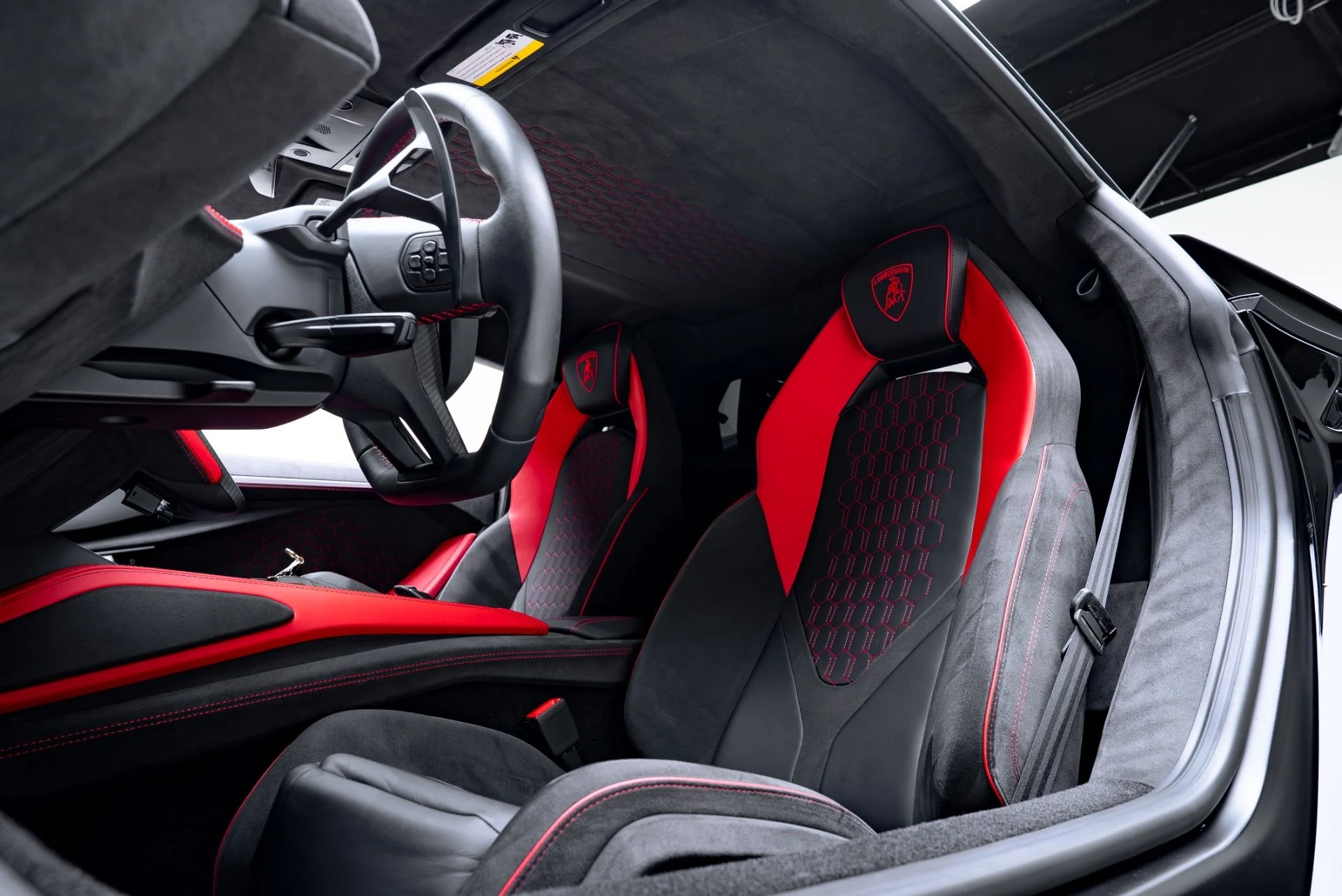 mph029_932500886_Used_2024_Lamborghini_Revuelto_Mansory_1777411544_b485207c09