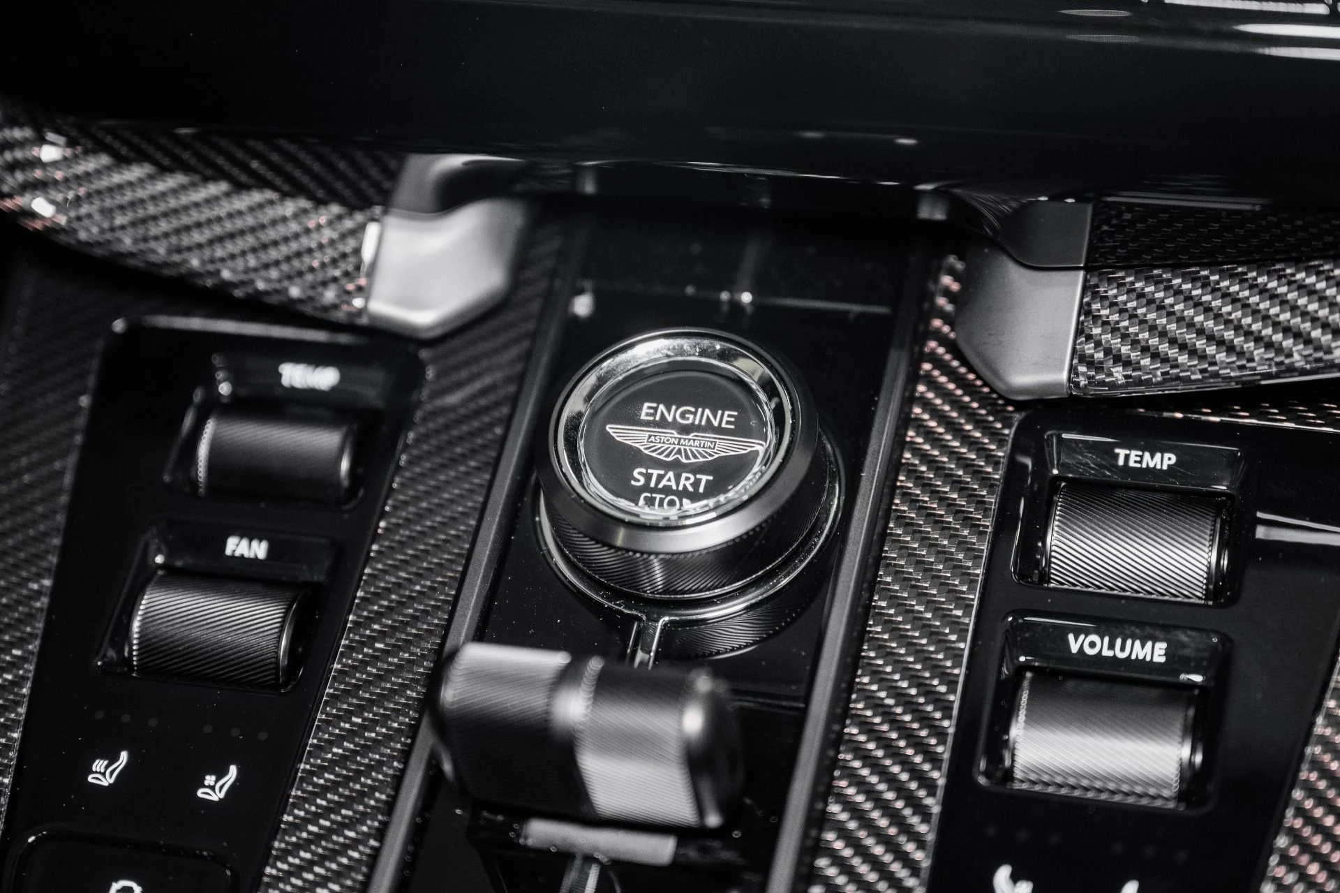 mph029_947956230_New_2027_ASTON_MARTIN_VANQUISH_1787330062_c7a29cb64a