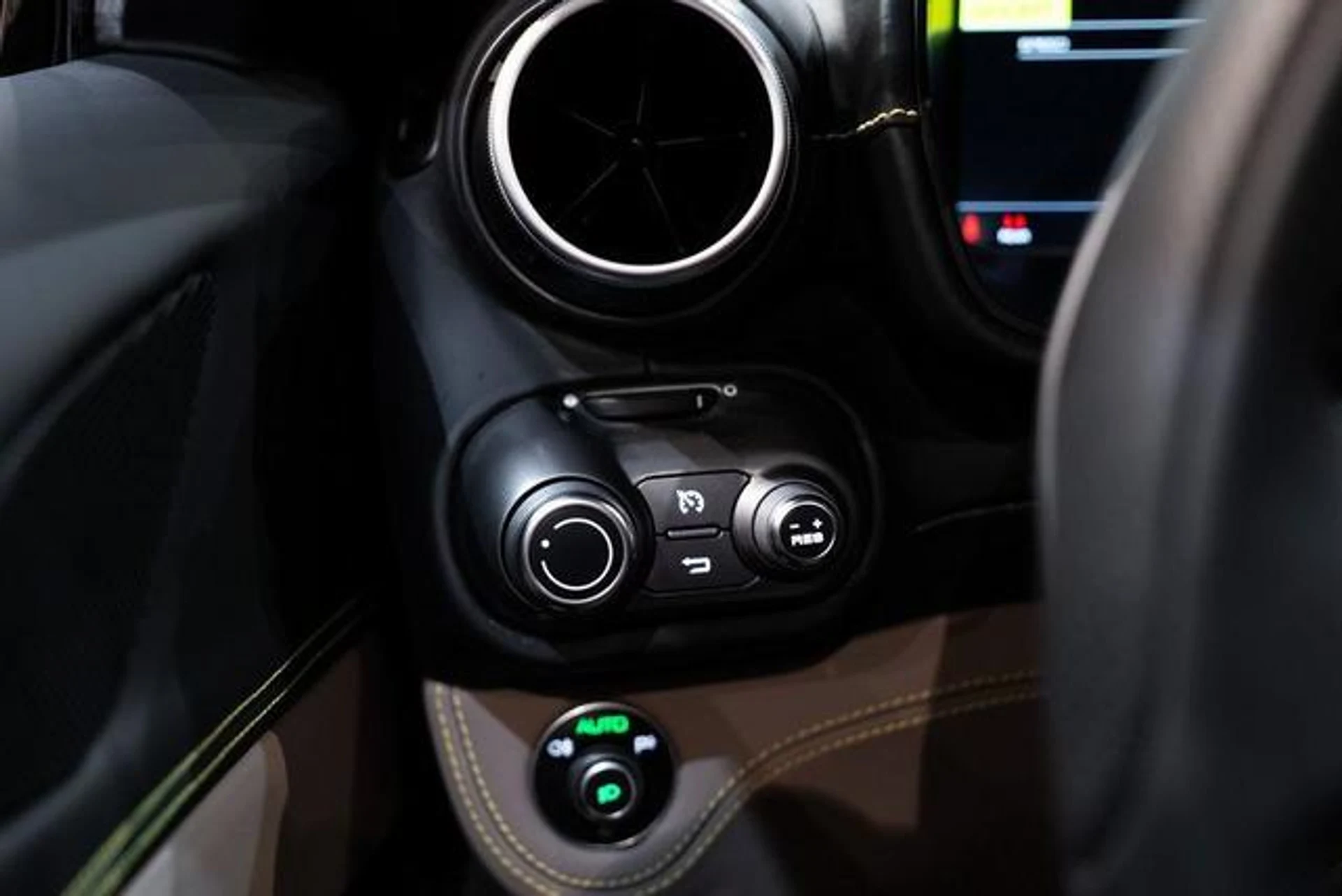 mph029_953959946_j_M5_T_Sm5pnk_Us_Zlreq_N_Chqv_DY_Kw_abf9c22136