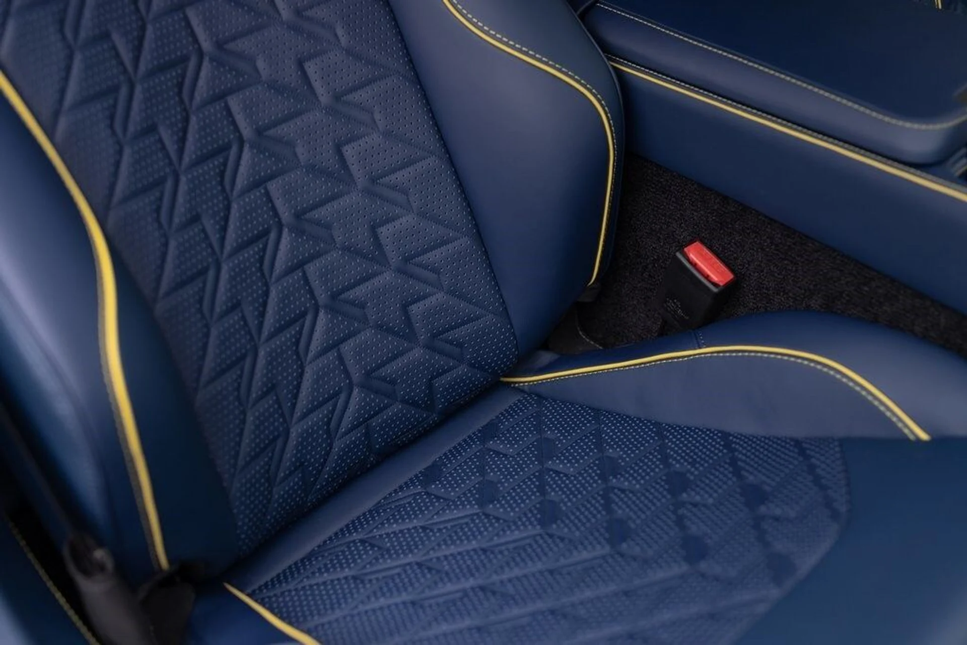 mph029_95628328_8db6c60cbedcf9a7977b808d1d623b5fx_ae8ec80e0f