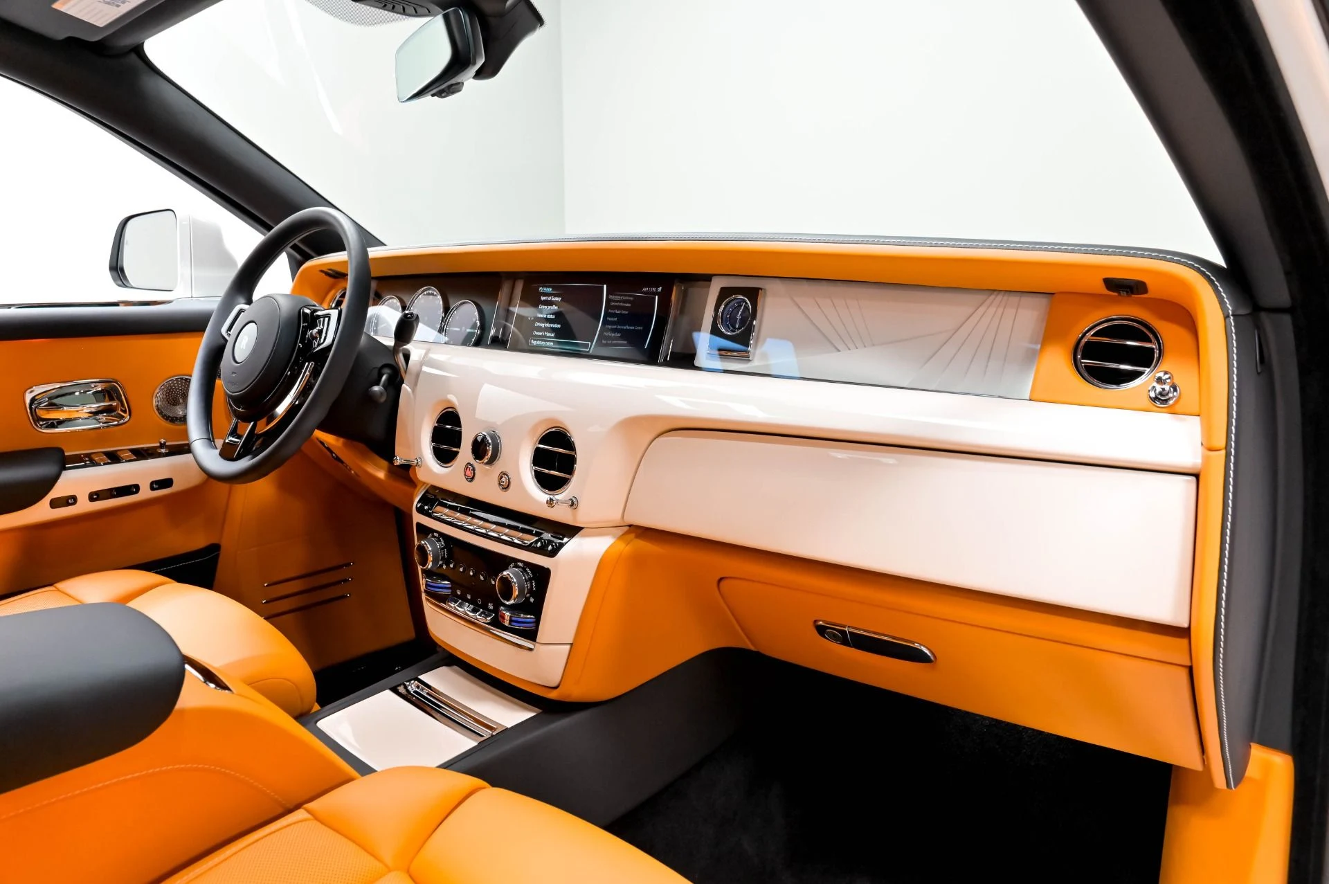 mph029_959223343_Used_2022_Rolls_Royce_Phantom_1778542434_beec1b642b