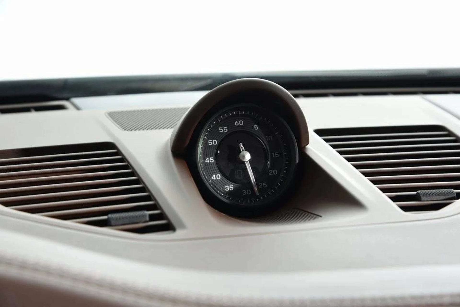 mph029_98029296_c19c943ff65f402f2a940cbc7475bbb2x_d6b77f6169