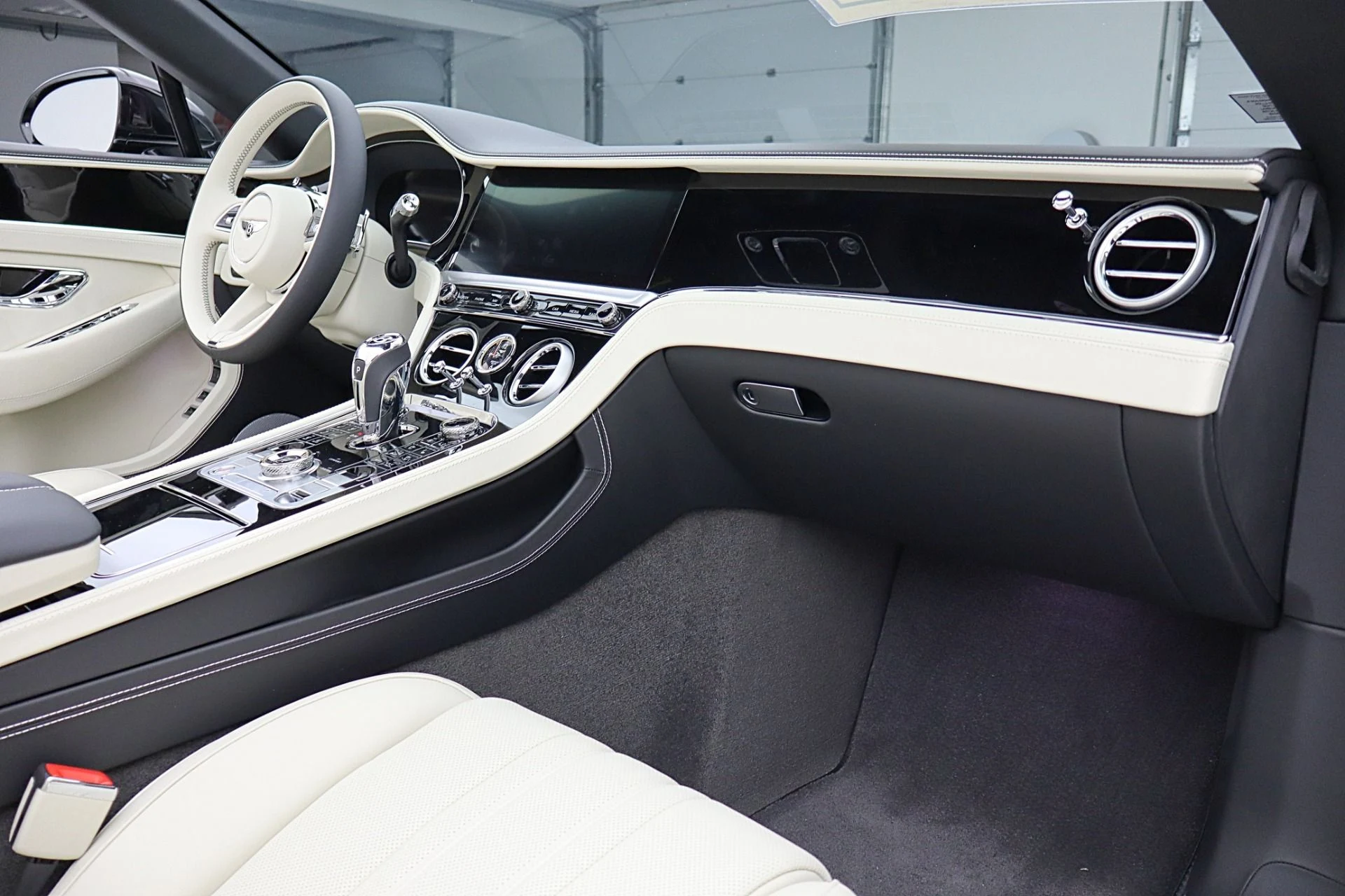 mph029_987996860_New_2026_Bentley_Continental_GTC_098d97f3c4