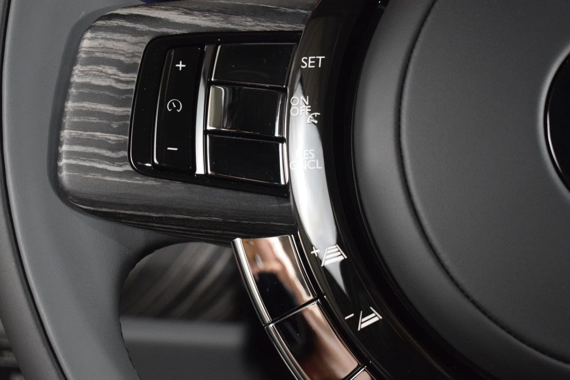 mph029_994094107_f39c57e4a1dd9ee5f3934a1ec29ebb19x_ea14e59ee0