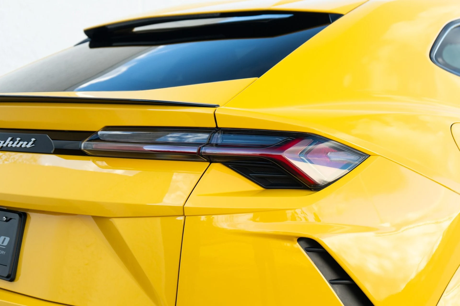 mph029_996094208_Used_2021_Lamborghini_Urus_1770744627_067db57675