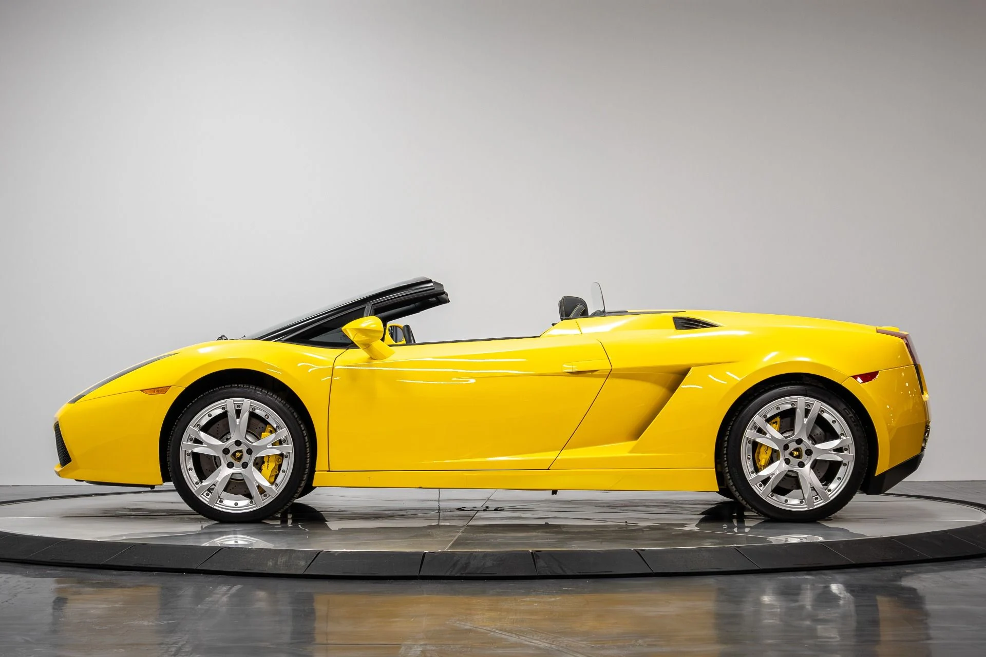 mph029_999036211_Used_2007_Lamborghini_Gallardo_Spyder_1766529333_afdb7092d0
