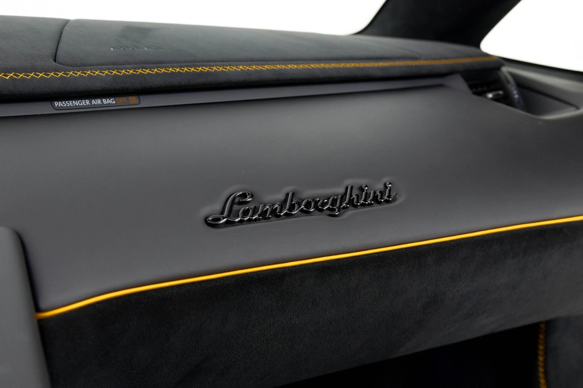 mph030_1003123962_Used_2020_Lamborghini_Aventador_SVJ_1768952736_df04078743