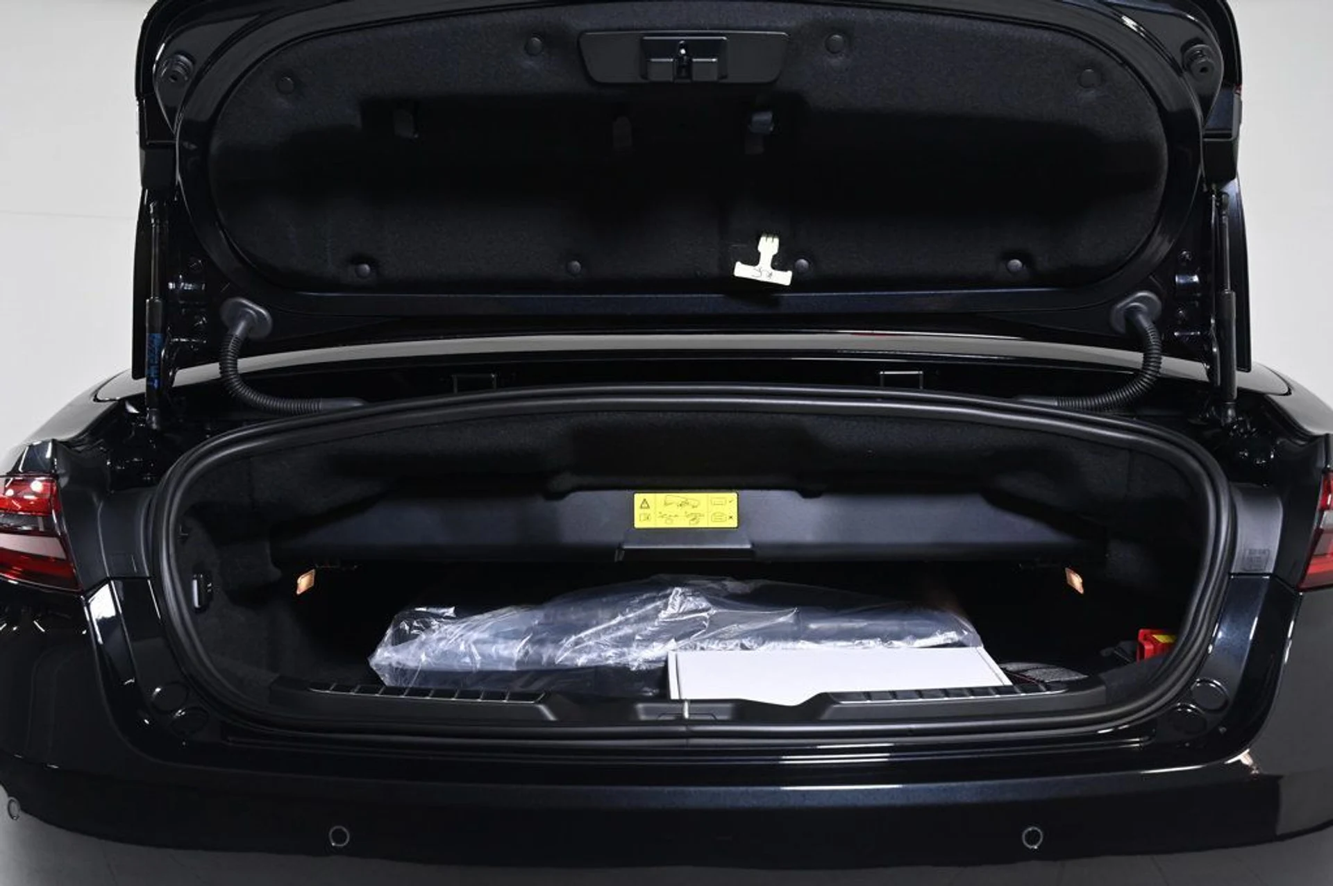 mph030_1003374356_new_2026_maserati_grancabrio_convertible_11350_22991878_30_1024_65cfd7ac99