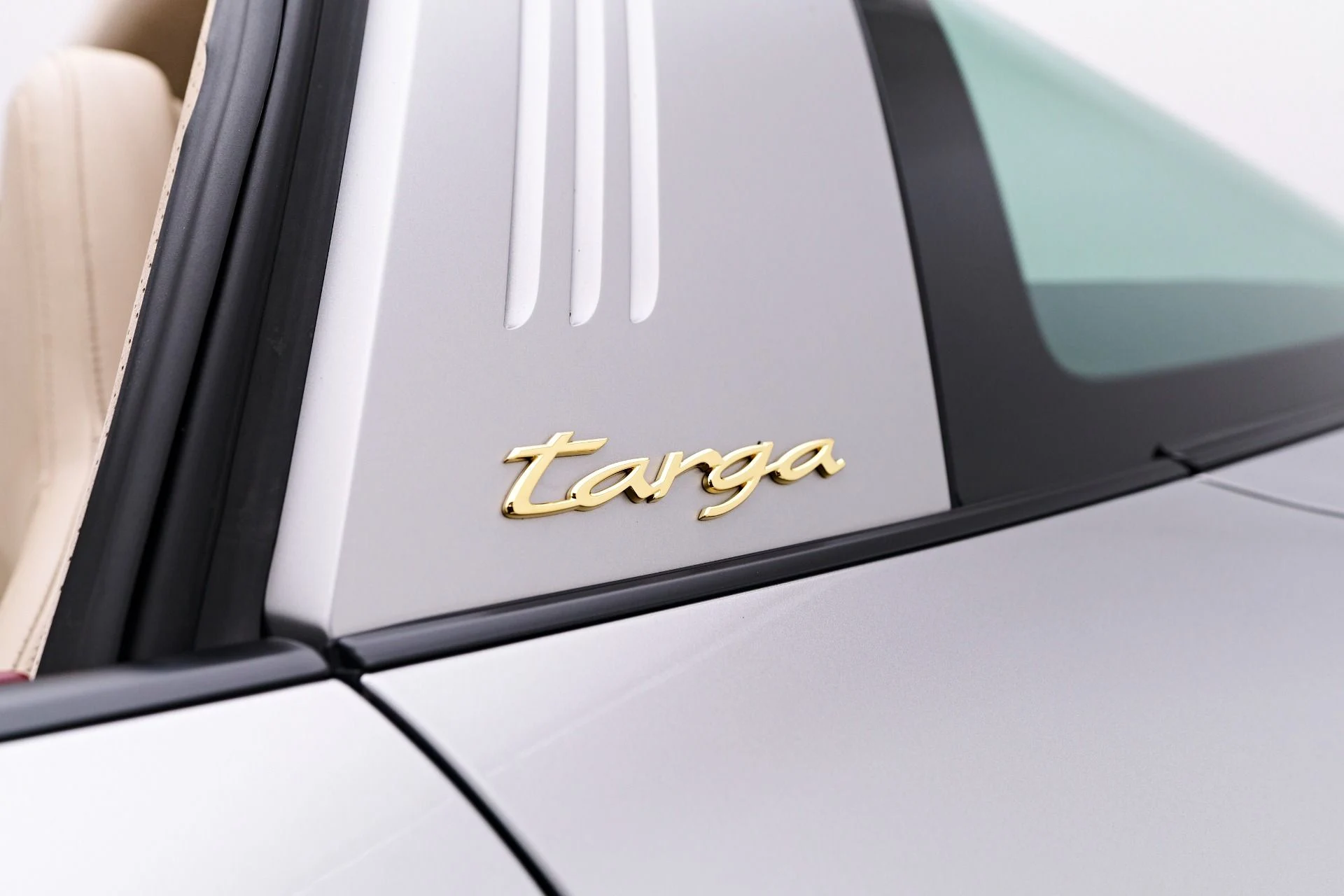 mph030_100617861_Used_2021_Porsche_911_Targa_4_S_1757037638_1fb0647350