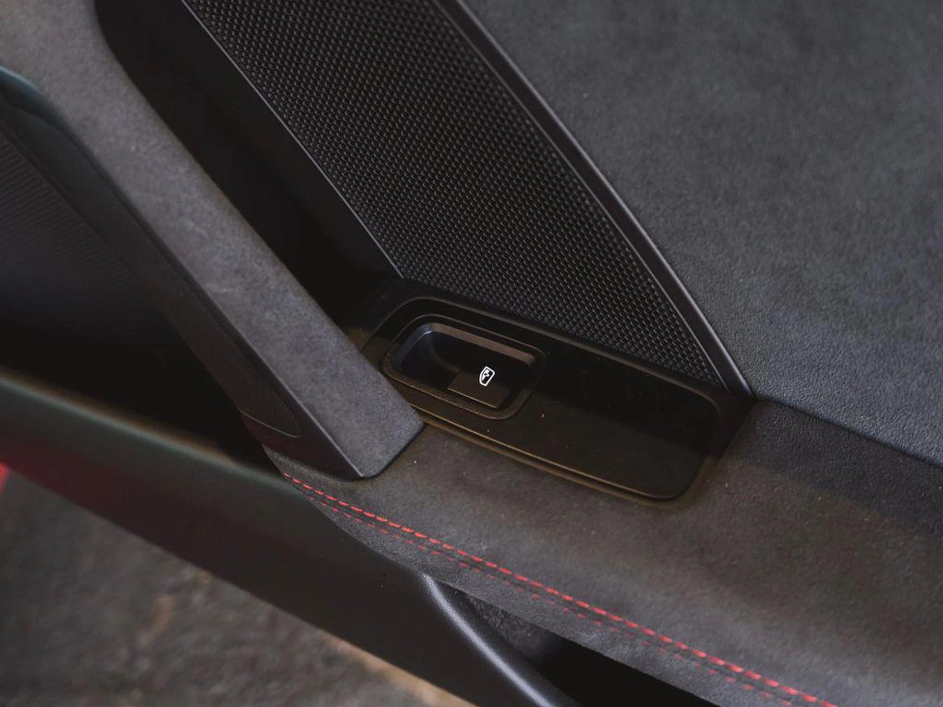 mph030_1011811490_He8_KL_9_P_We_Jp_D_Hh_4u_C_Dsoi_H7_Y_a44f5fdd9e