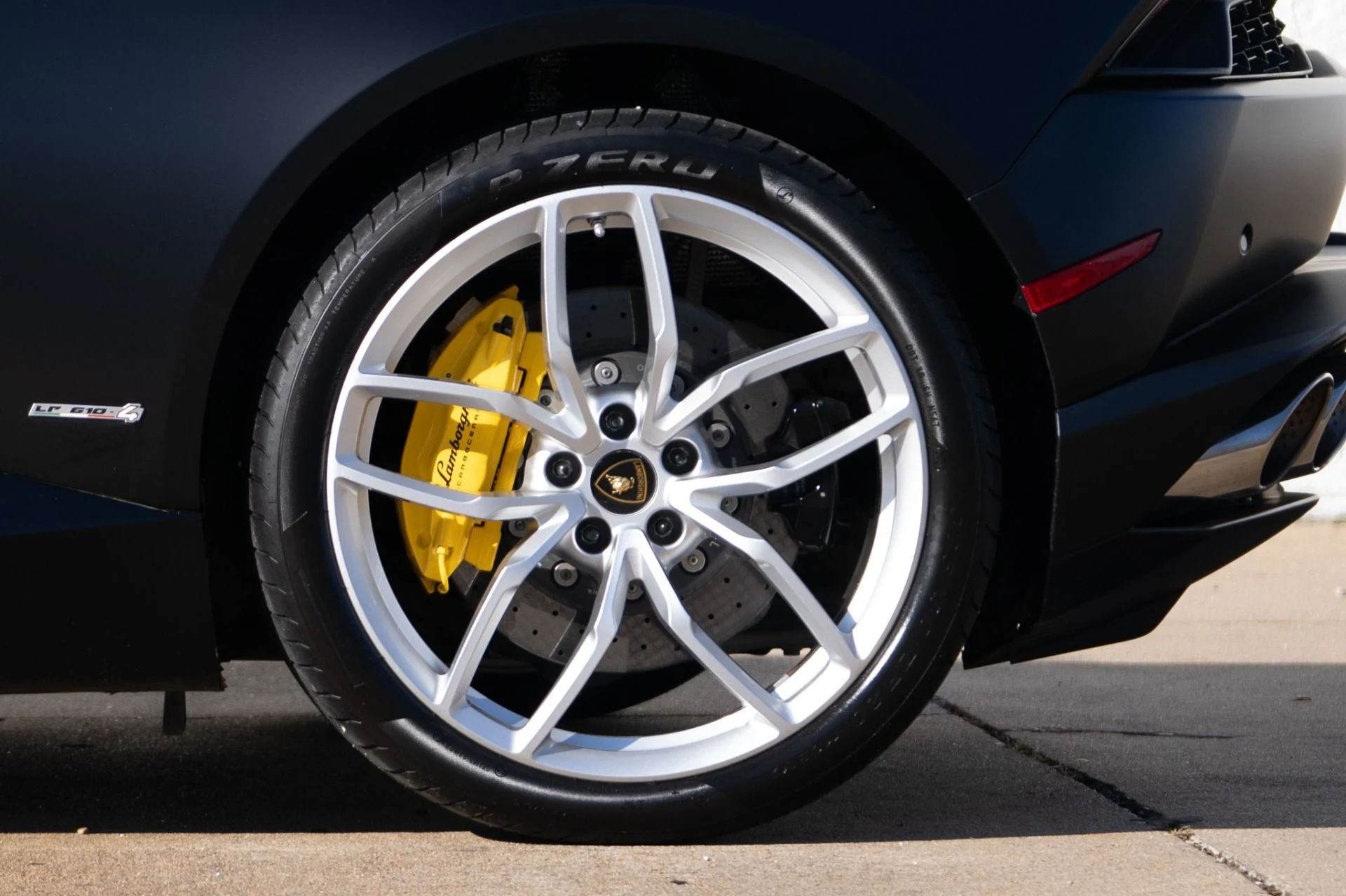 mph030_1018341050_Used_2015_Lamborghini_Huracan_LP_610_4_1768245751_8fbe13f9b3