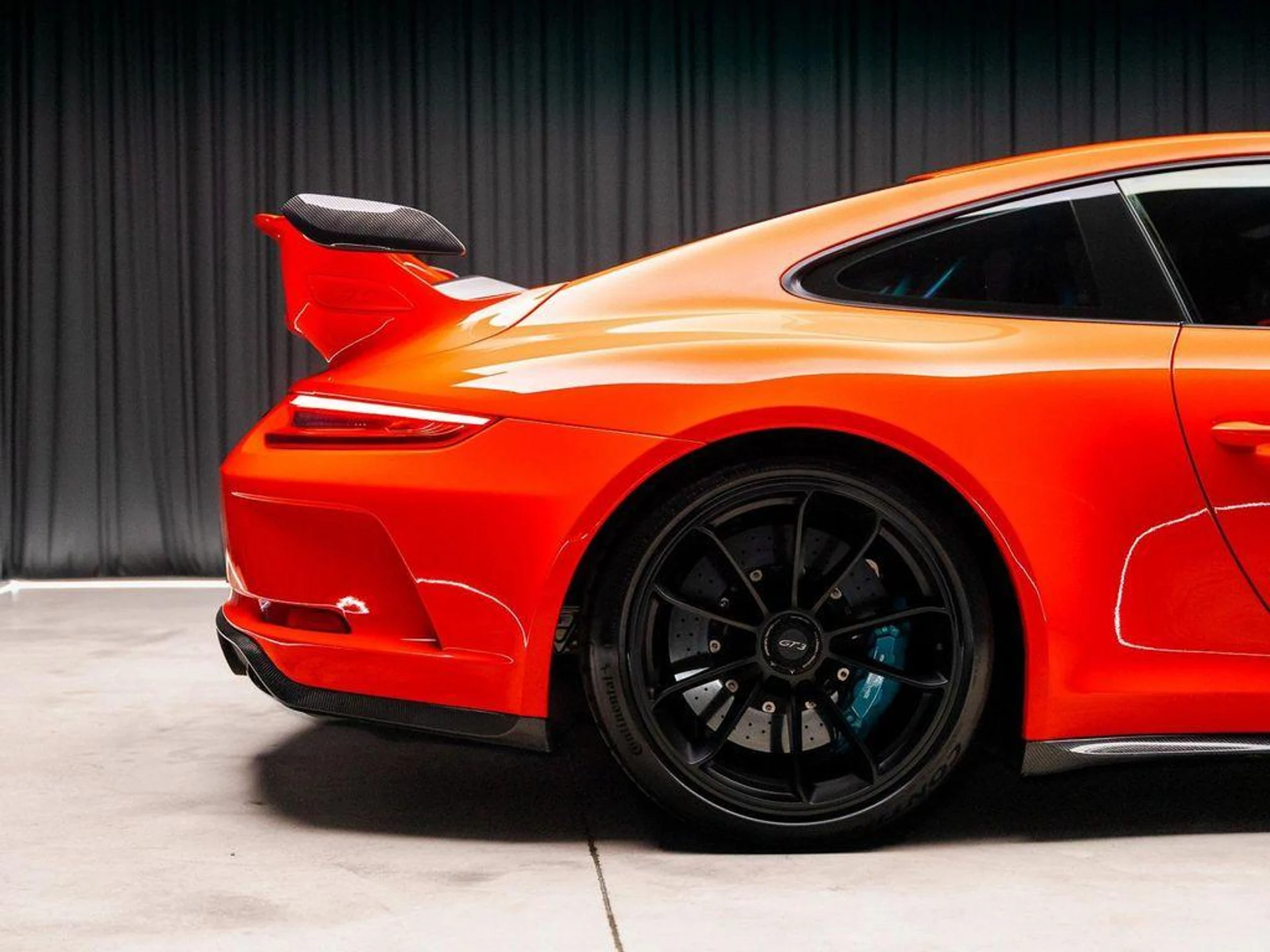 mph030_1018873101_Kau_D_Ae_P8iqz5yj_F3h_Lep_AYLR_Rus_ebd469bc04