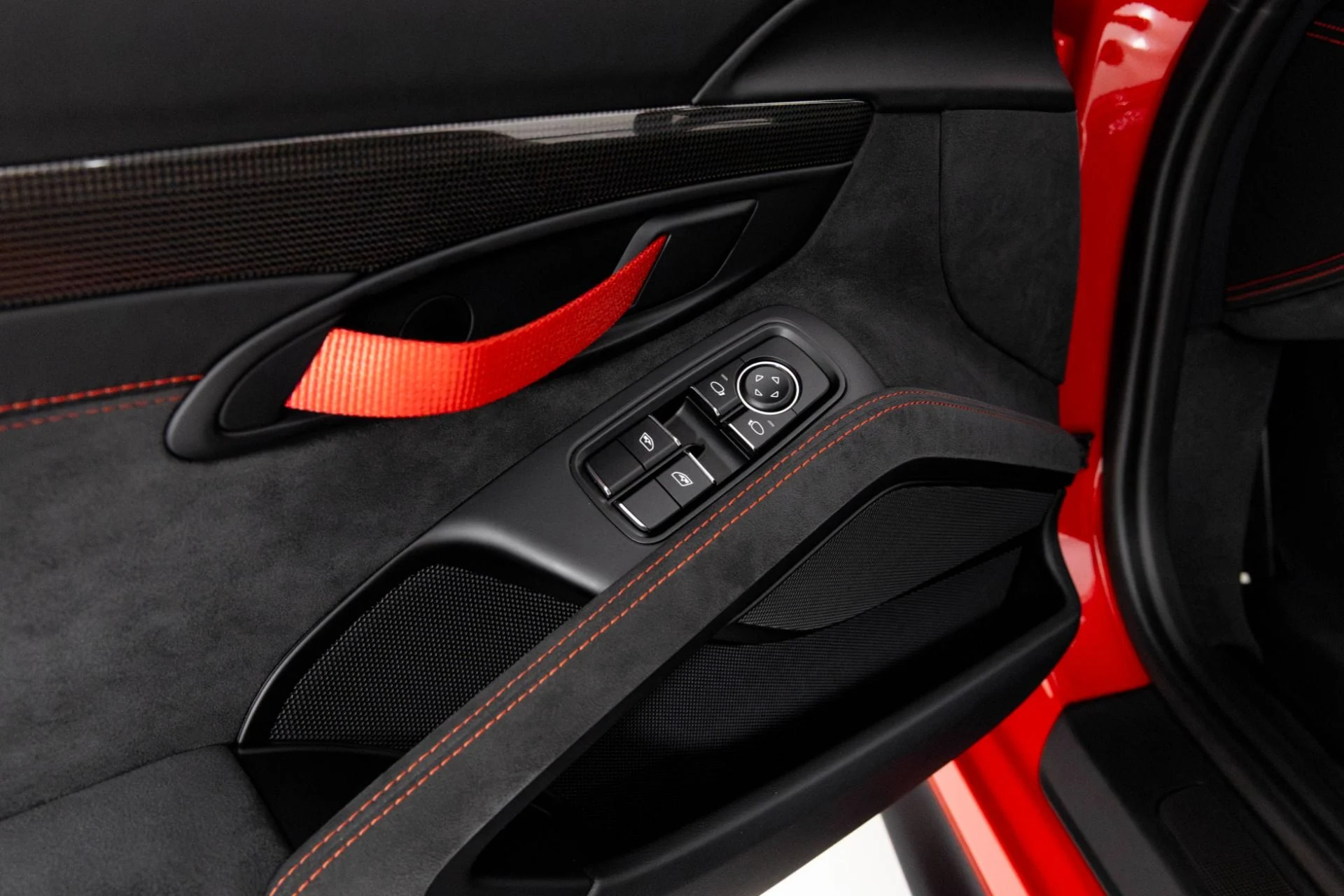 mph030_1025772220_Used_2019_Porsche_911_GT_3_RS_1762190417_ec6628fb43