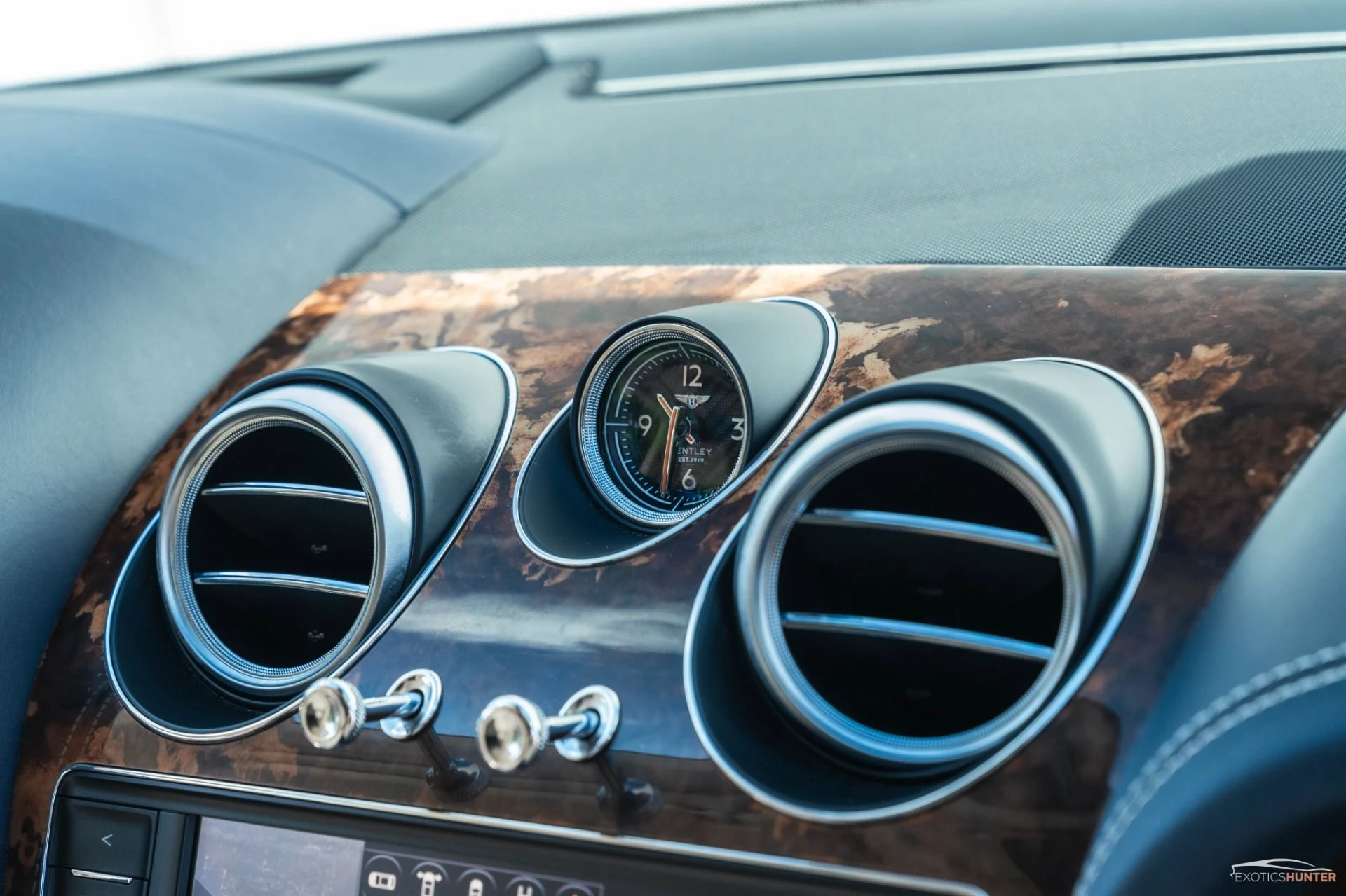 mph030_1028797548_Used_2018_Bentley_Bentayga_Mulliner_Edition_w_a_310_K_MSRP_Two_Tone_Paint_FULL_Stealth_PPF_1726246086_dc61220352