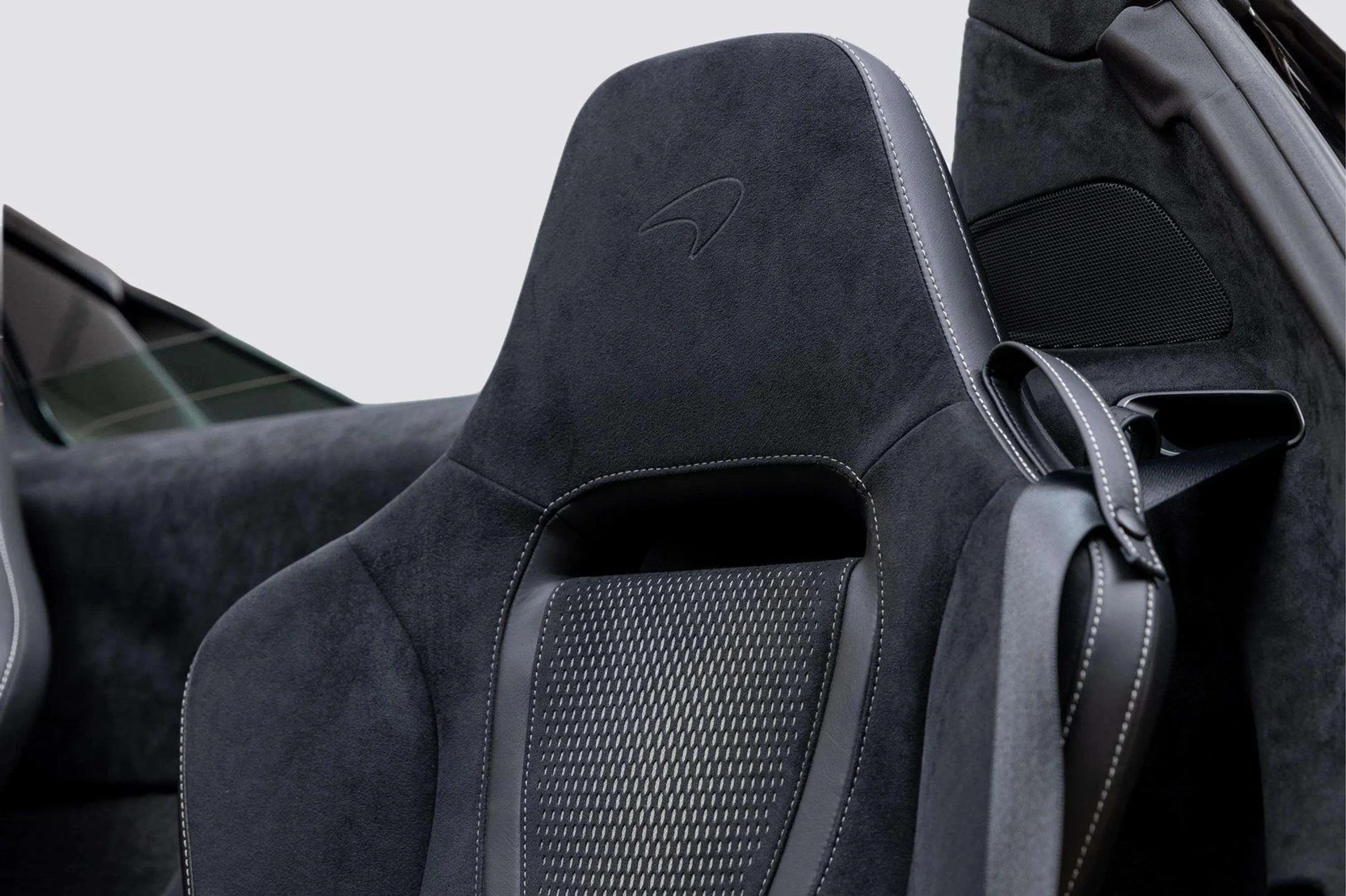 mph030_102970338_image_31_a6e6176264