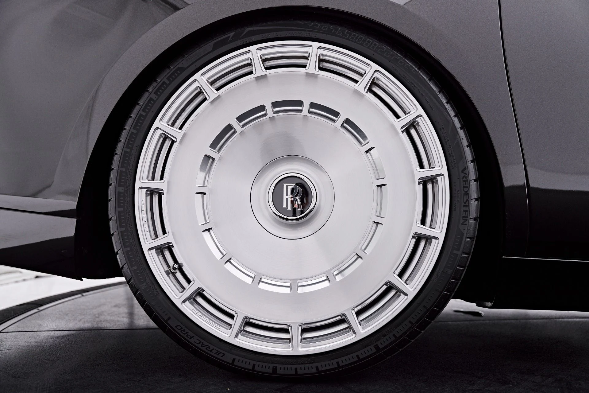 mph030_1033090387_Used_2021_Rolls_Royce_Phantom_Base_1786152391_3b2b8b25cf