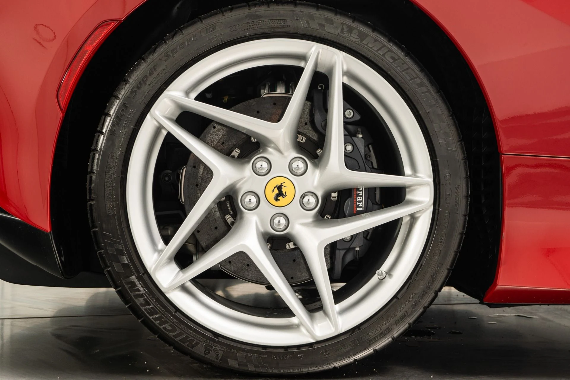 mph030_103434036_Used_2021_Ferrari_F8_Tributo_1755009025_75ae05c25e