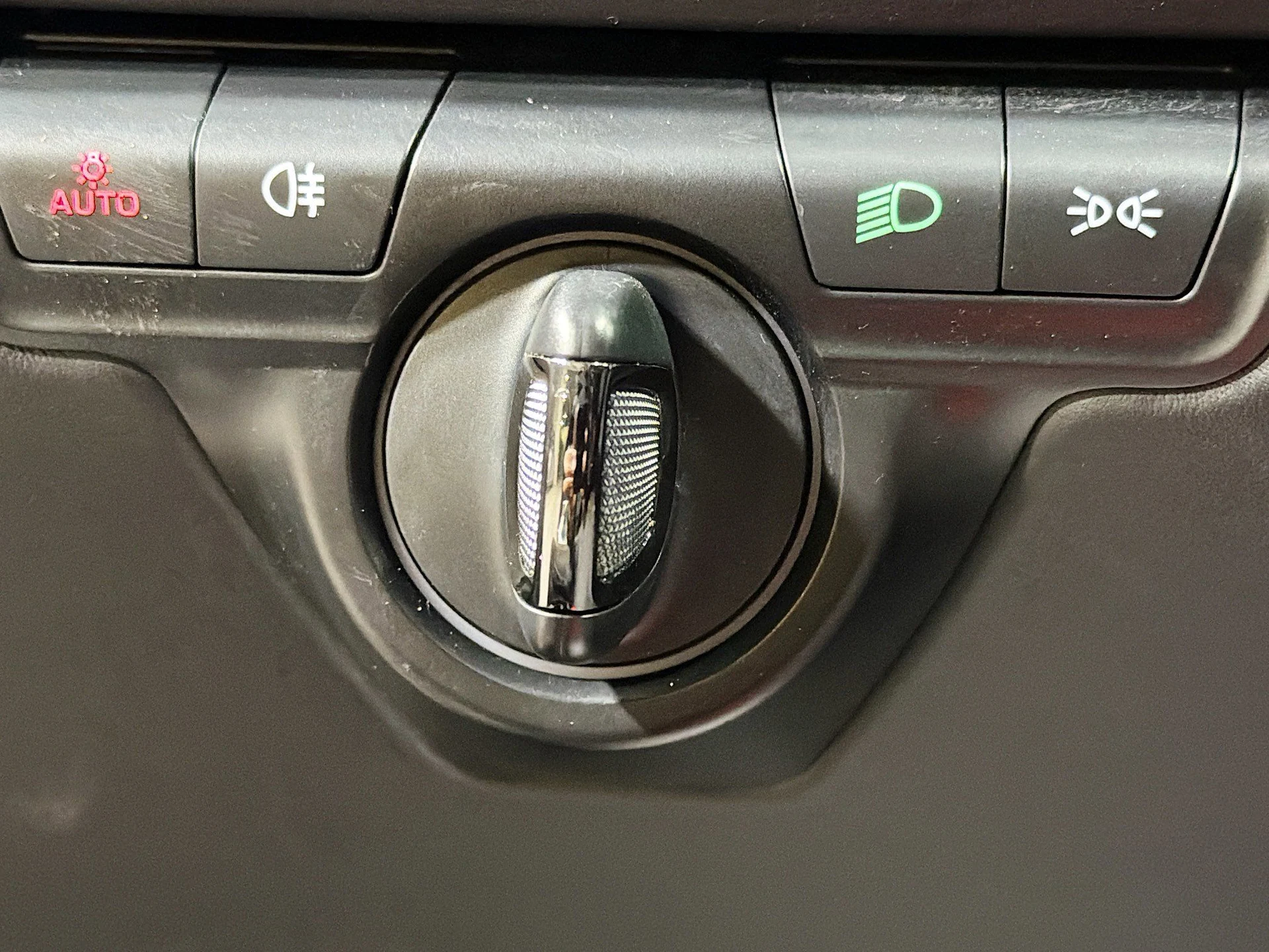 mph030_1037011394_cef219b36a88edfef76841ff1454c323_d048362e9a