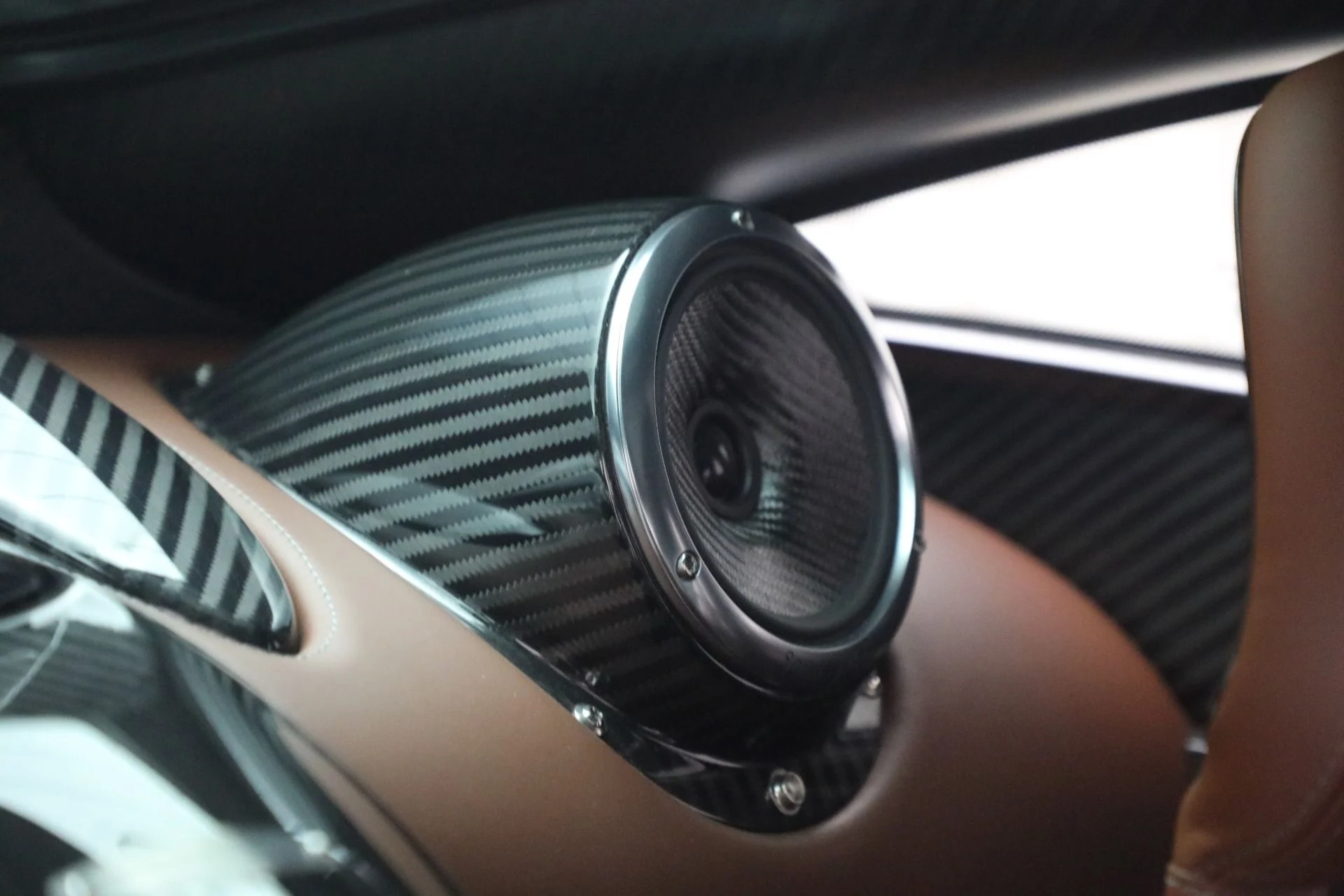 mph030_1038510832_Used_2014_Pagani_Huayra_Tempesta_2b8ff63f66