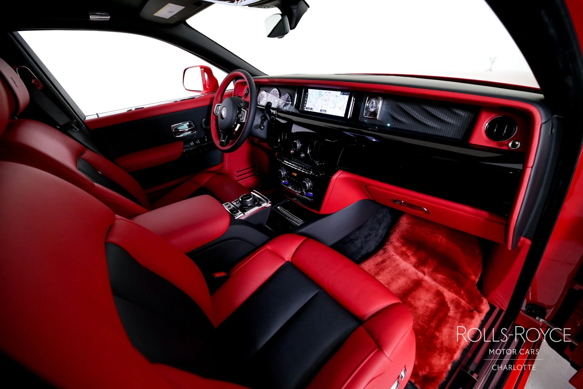 mph030_1038863969_Used_2024_Rolls_Royce_Phantom_EWB_1745331546_9e14e4b27b