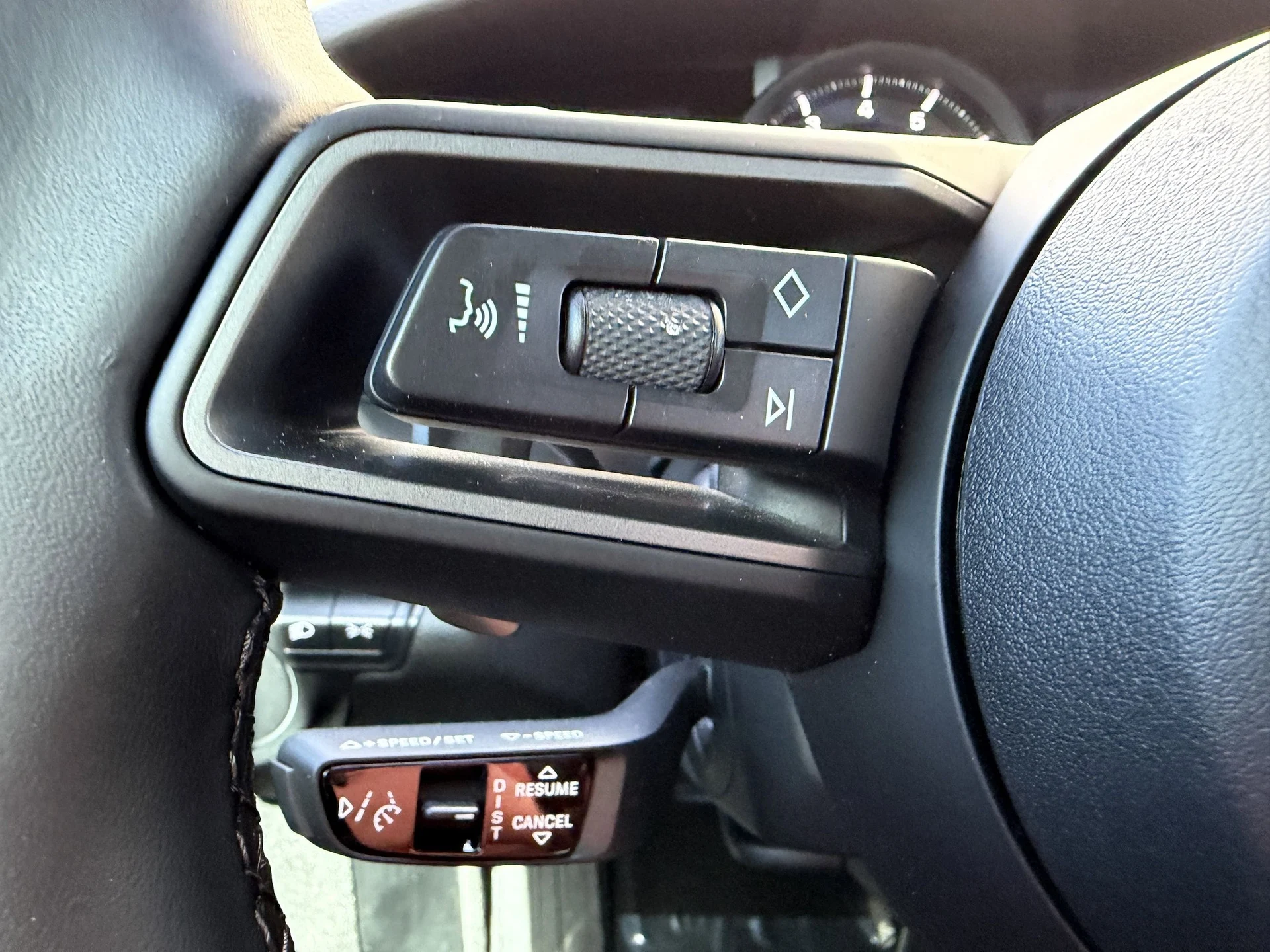 mph030_1042399136_de0f839127cb67d52be4811960a60a6ax_28d8bf326f