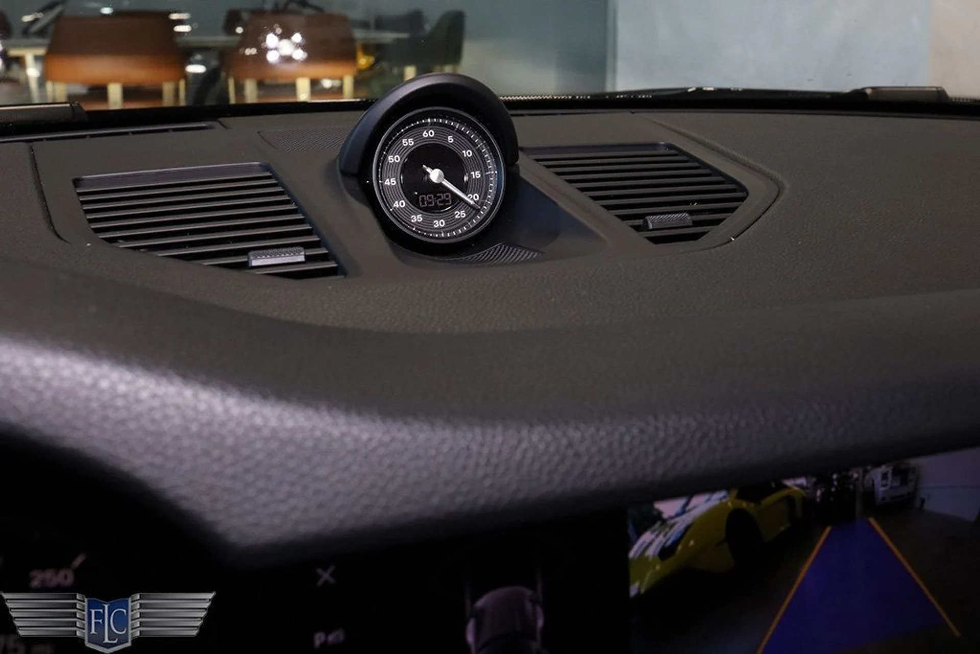 mph030_1043141747_used_2024_porsche_911_carreragtscoupemanual_9689_22931180_31_1024_7ea61a1911