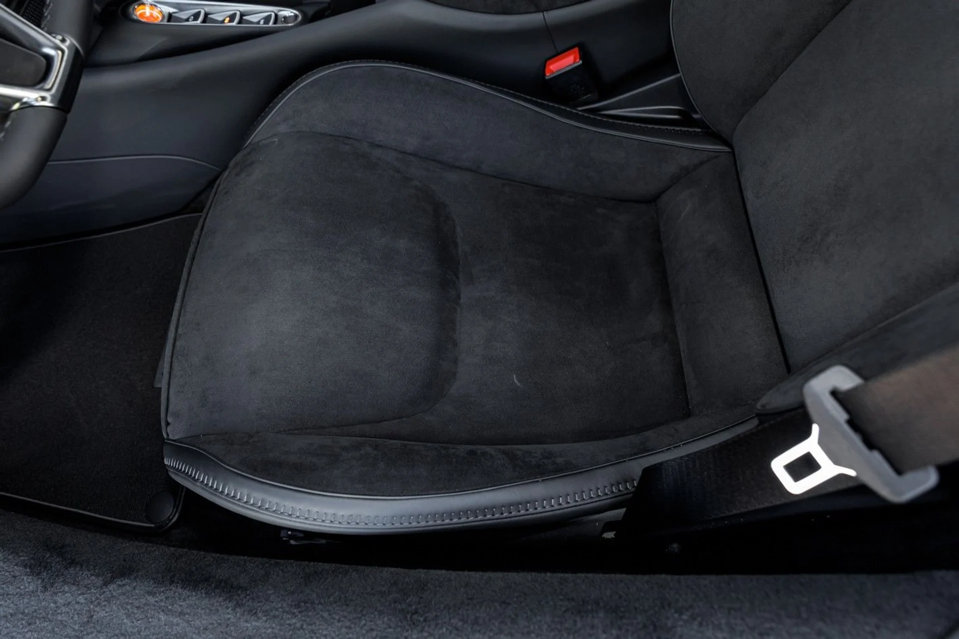 mph030_1044257112_669_p31_l_f934f77ab9