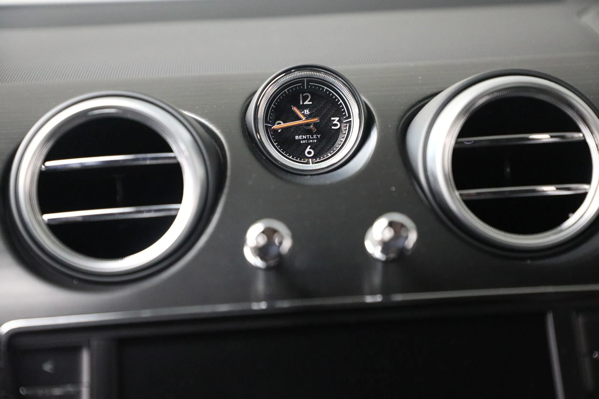 mph030_1046764902_Used_2018_Bentley_Bentayga_Activity_Edition_4a5fa82e0d