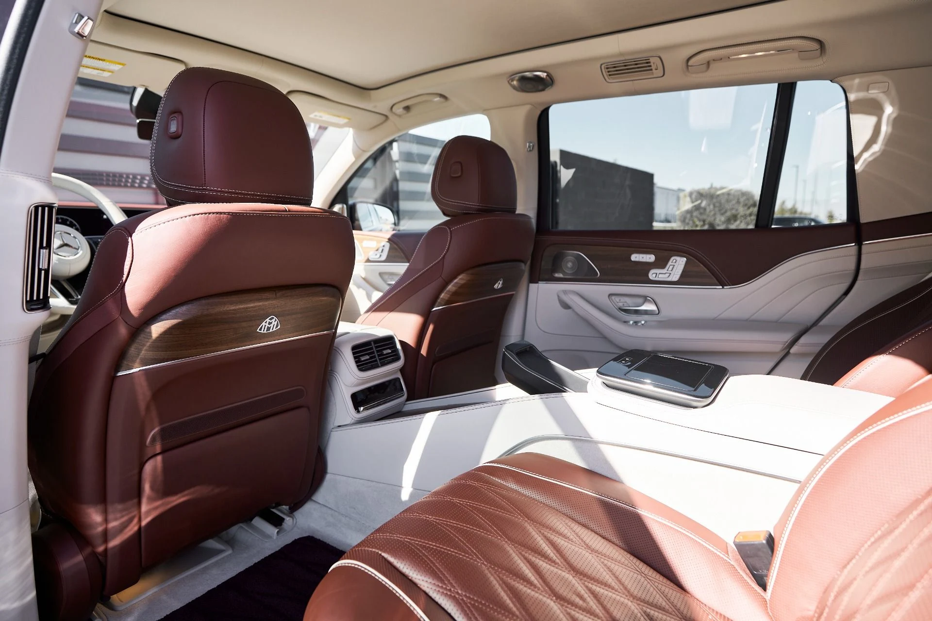 mph030_1052151966_Used_2024_Mercedes_Benz_GLS_Maybach_GLS_600_1762306356_0d87ec04c3