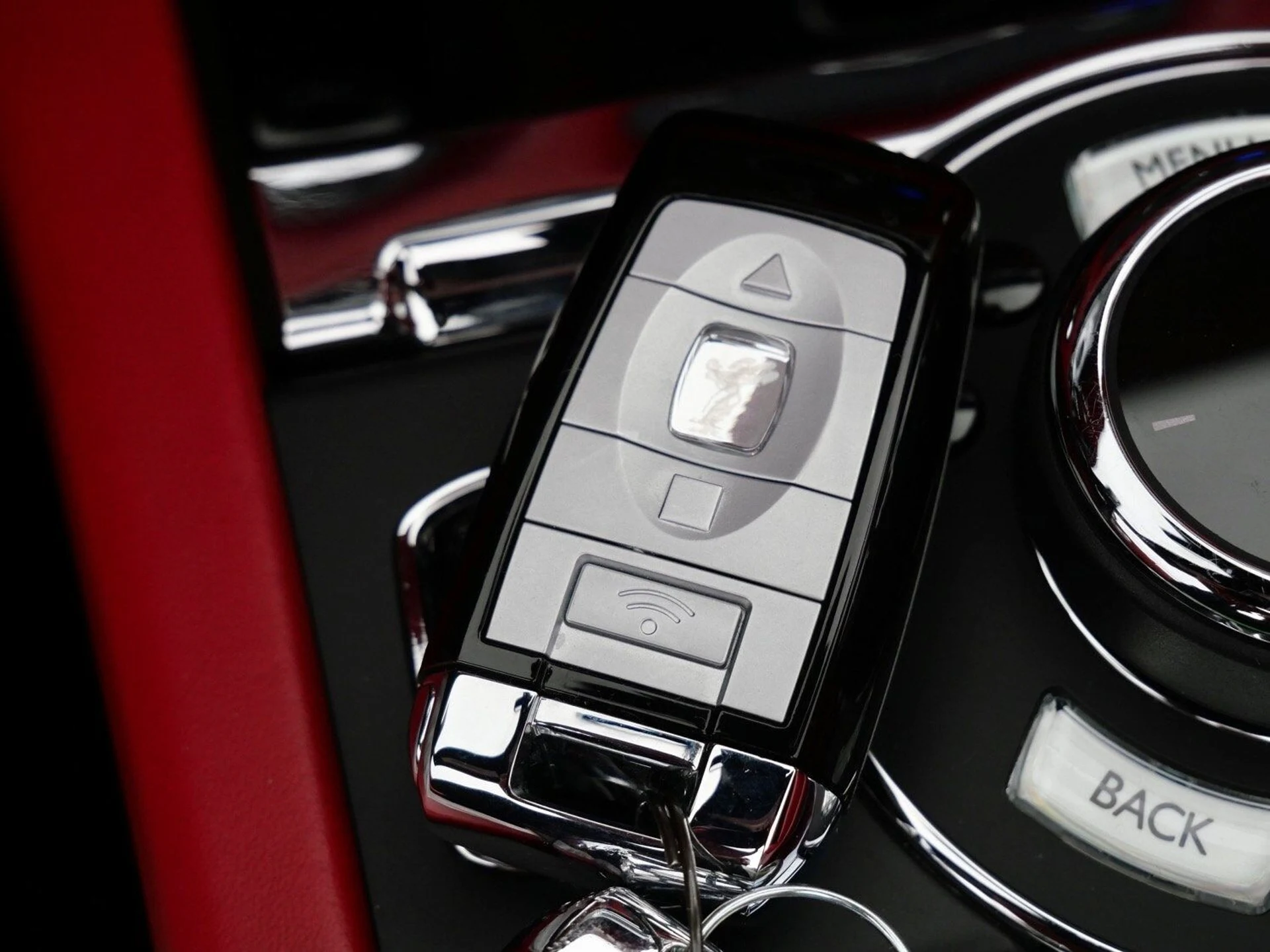 mph030_1052383833_115577a89f56972790bc9e6601e3d5f7x_b059f8f6d1