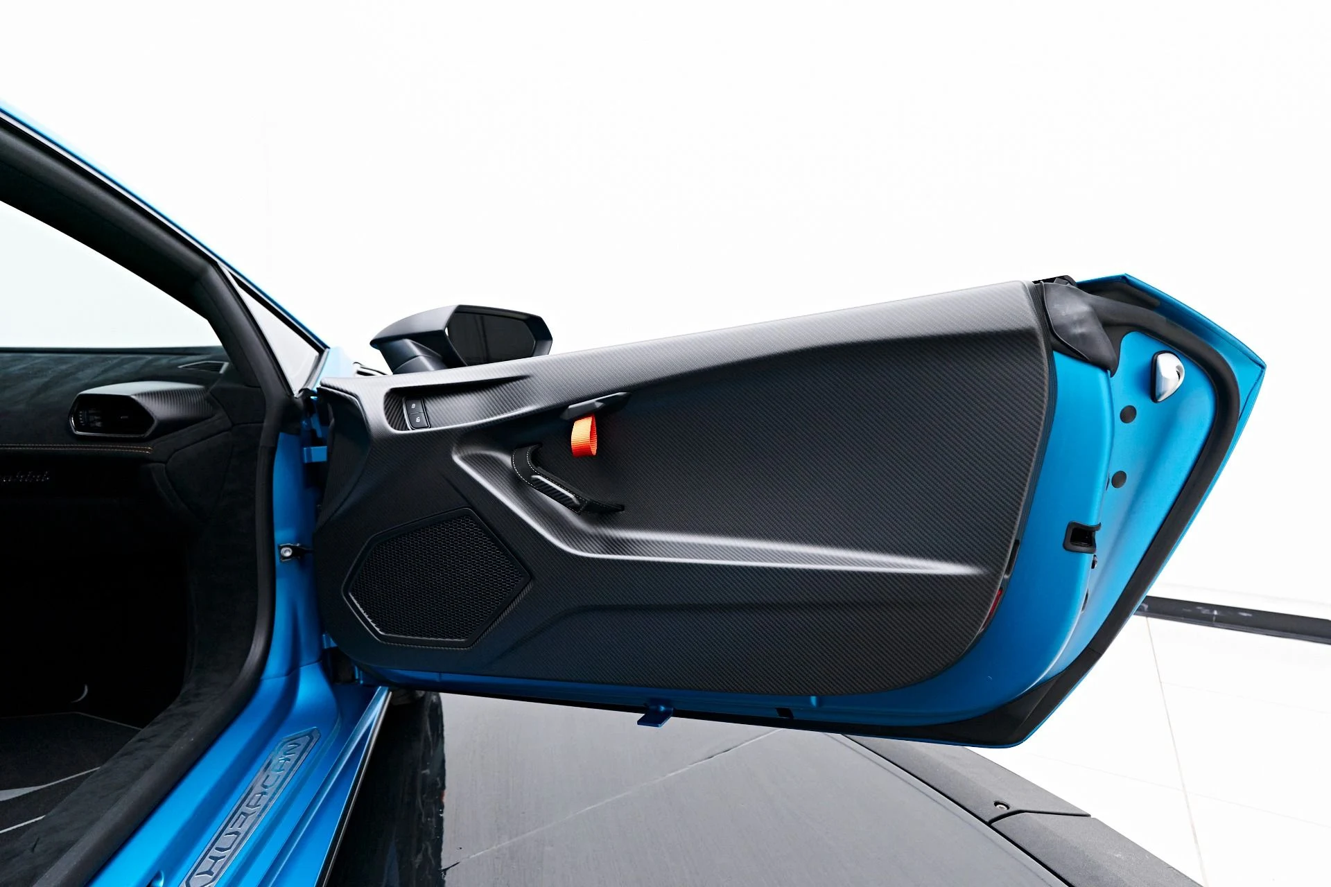 mph030_1065314145_Used_2022_Lamborghini_Huracan_STO_Base_1732754503_84fd1e89be