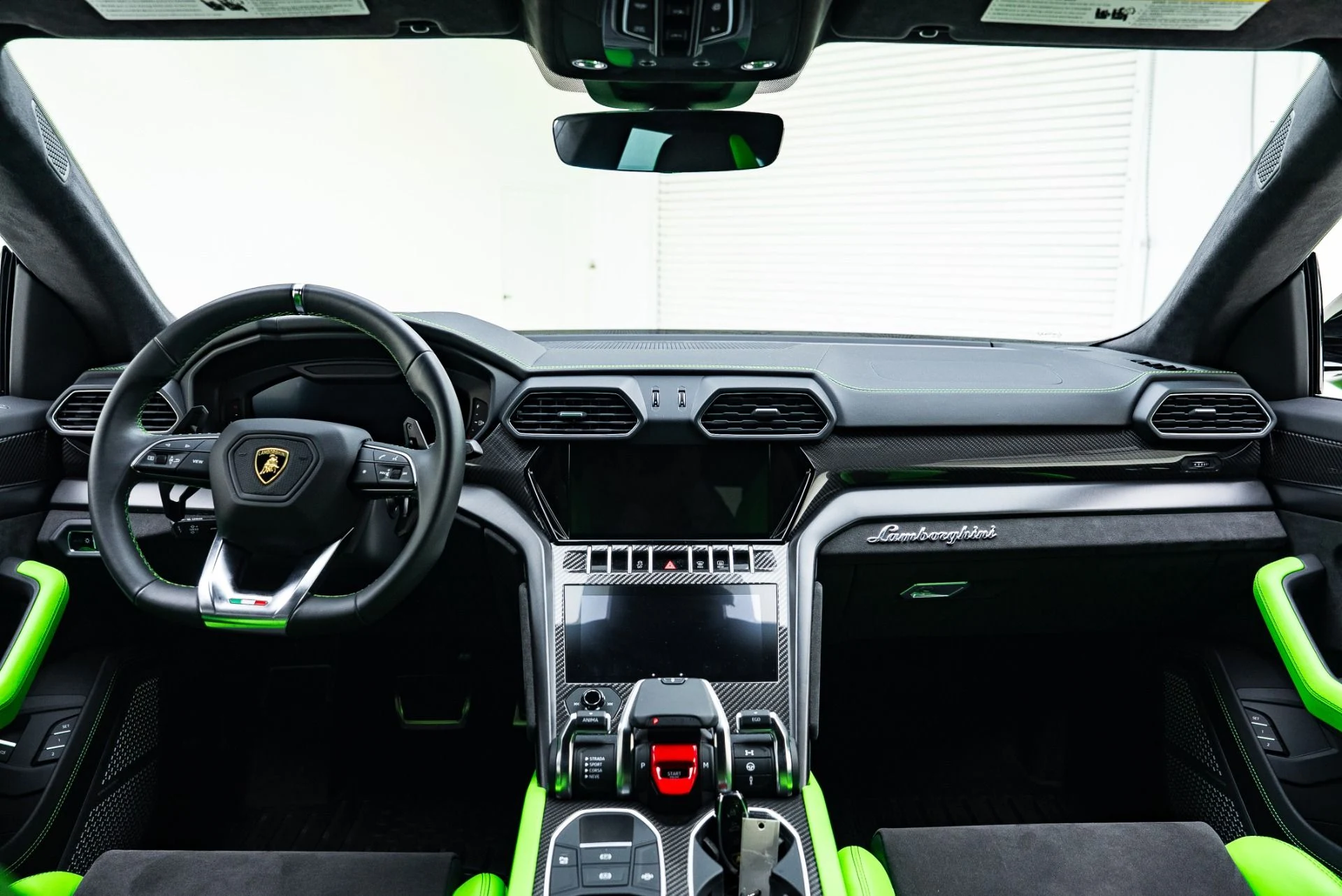 mph030_1073614018_Used_2021_Lamborghini_Urus_1766090493_70407f7dd3