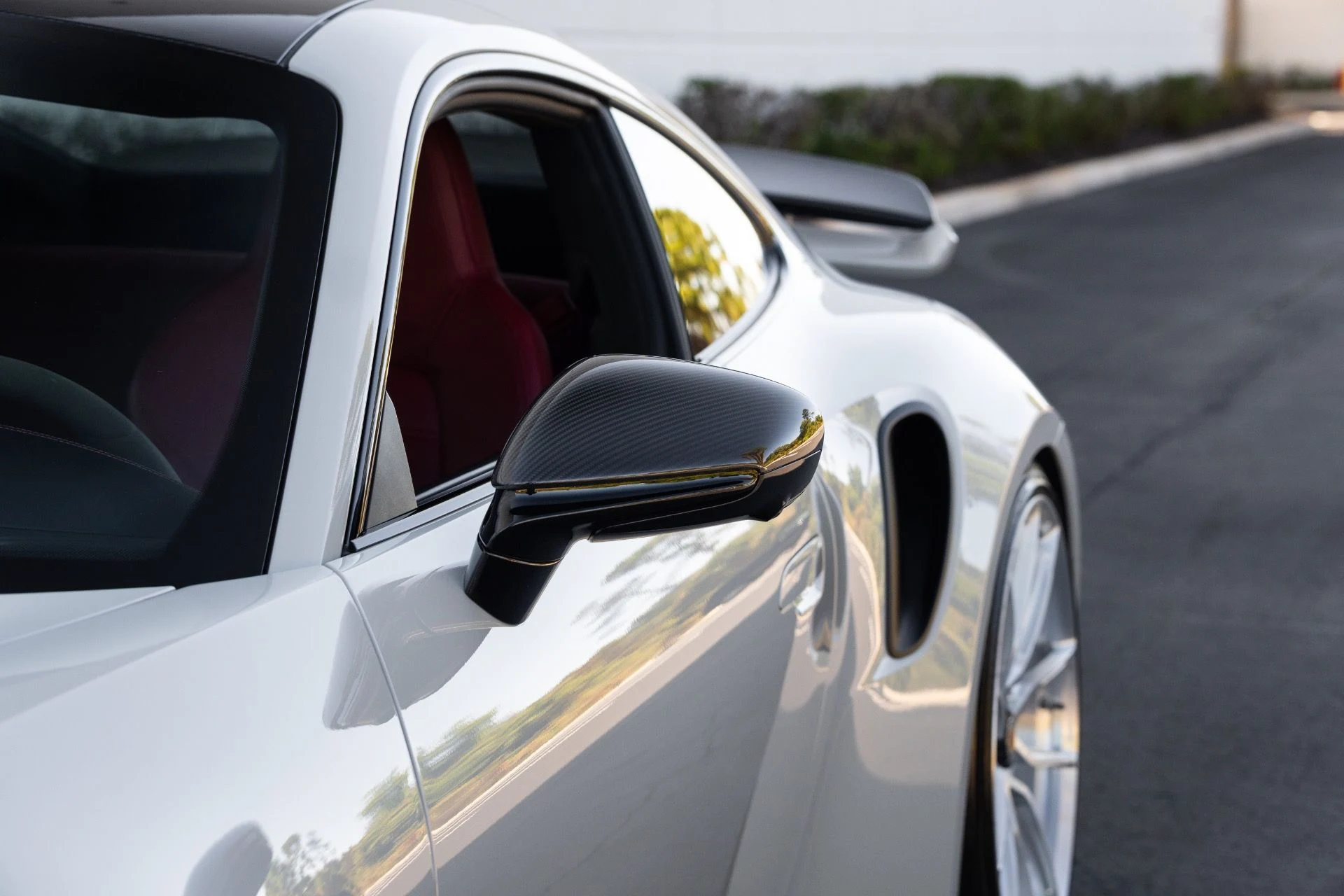 mph030_1076951651_Used_2022_Porsche_911_Turbo_S_1770440206_ced6d83f1e