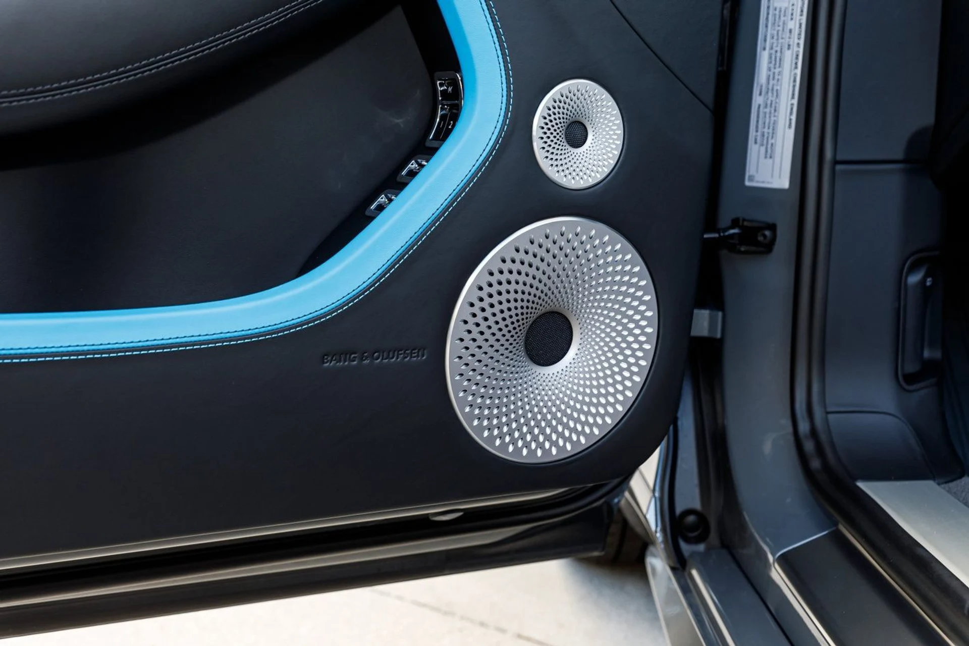 mph030_1077724950_08ed2c54f81a819d3ca8a4754a5fb450x_8475ce3566