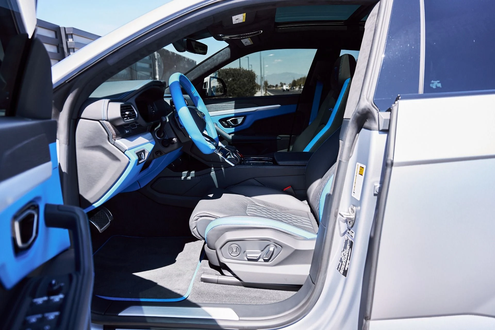 mph030_1085701180_Used_2024_Lamborghini_Urus_S_1775866733_2c8371c9db