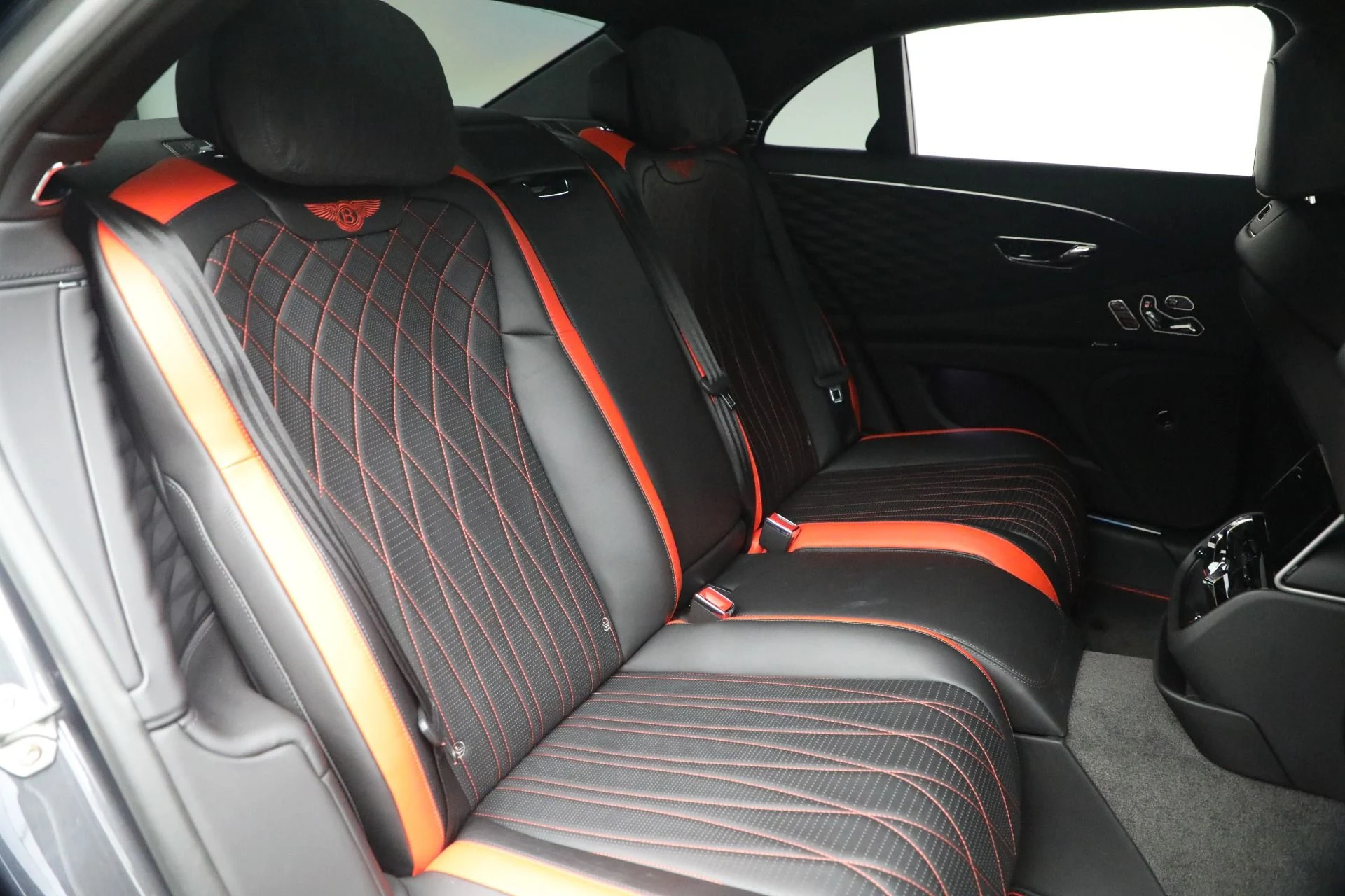 mph030_1091543724_Used_2022_Bentley_Flying_Spur_V8_1770156779_a991602d88