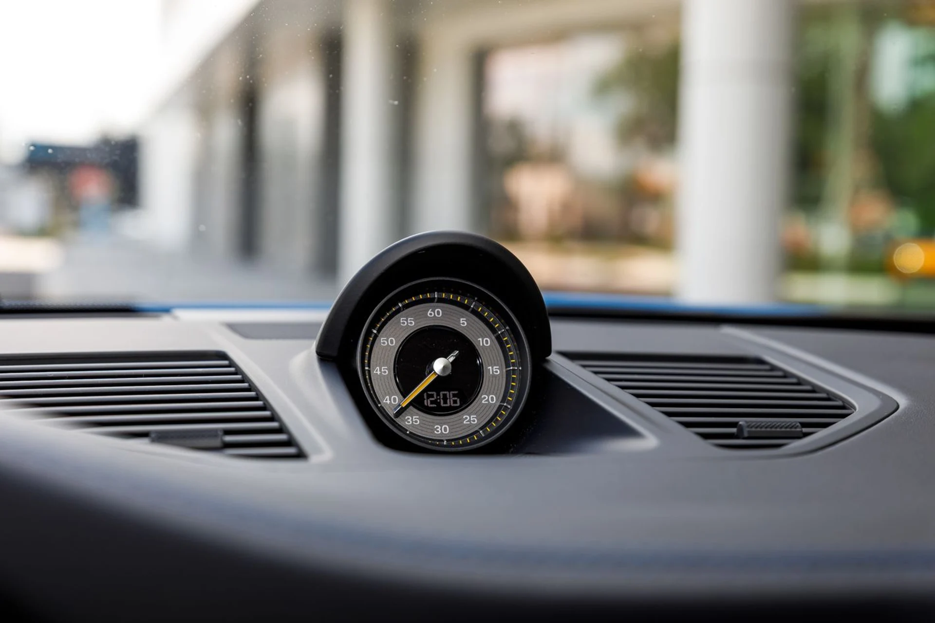 mph030_1092400916_595_p31_l_4079fb8c6a