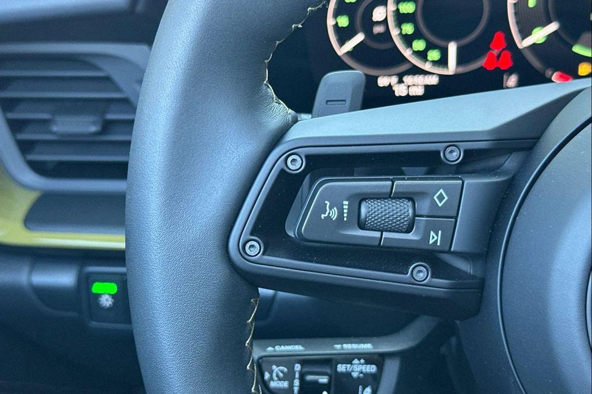 mph030_1100021324_b_N_Nt_UX_7_SU_5pkr_L4d0dc_Hc4q_M1_Ns_a7768aaadd