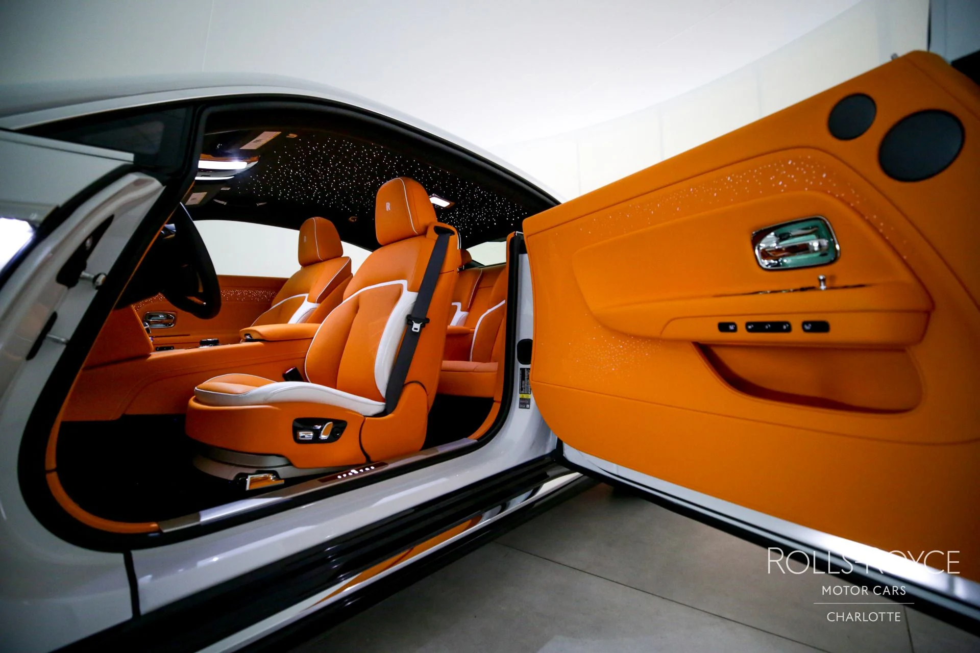 mph030_1100117733_Used_2024_Rolls_Royce_Spectre_1710280015_7e48c17958