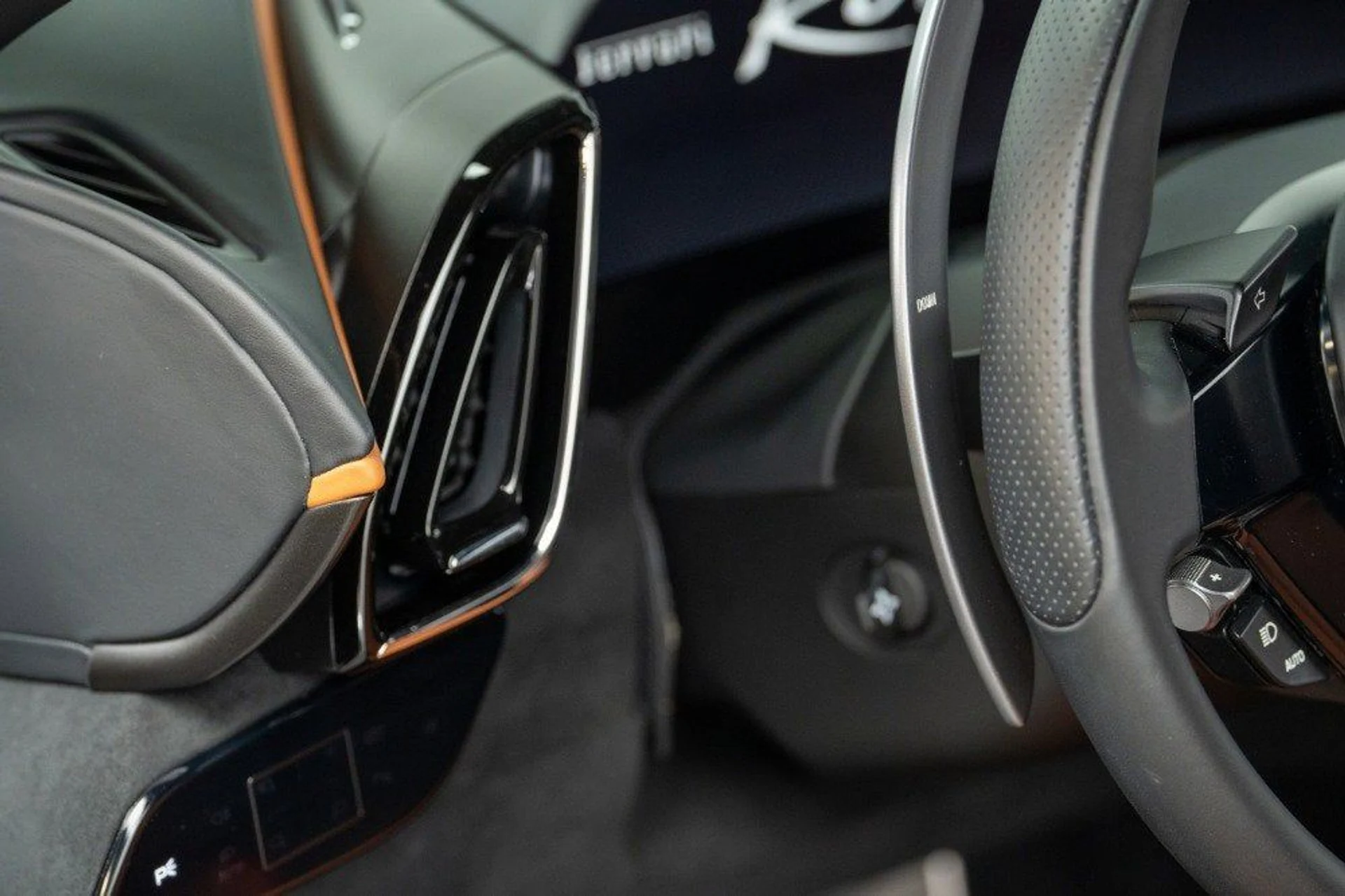 mph030_1103211295_ff643bf82e1b444383e6834247e4ebd2_ade235d6d6