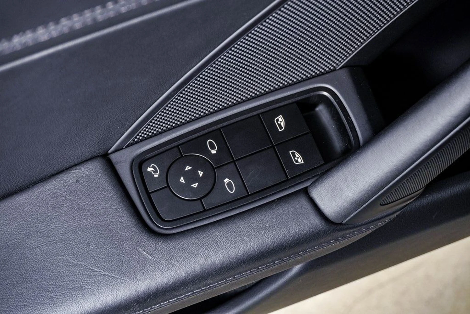 mph030_1106260223_31b541286056dc875f092f9ebdf077e2x_03b6fd5cd0