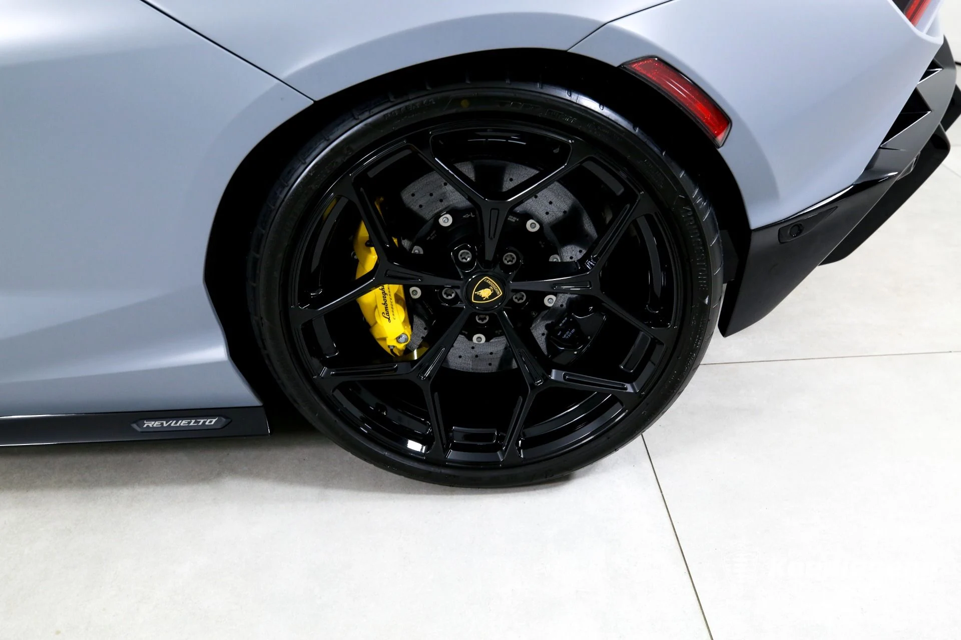mph030_1106914978_Used_2024_Lamborghini_Revuelto_1756310195_a55e5e7c6f