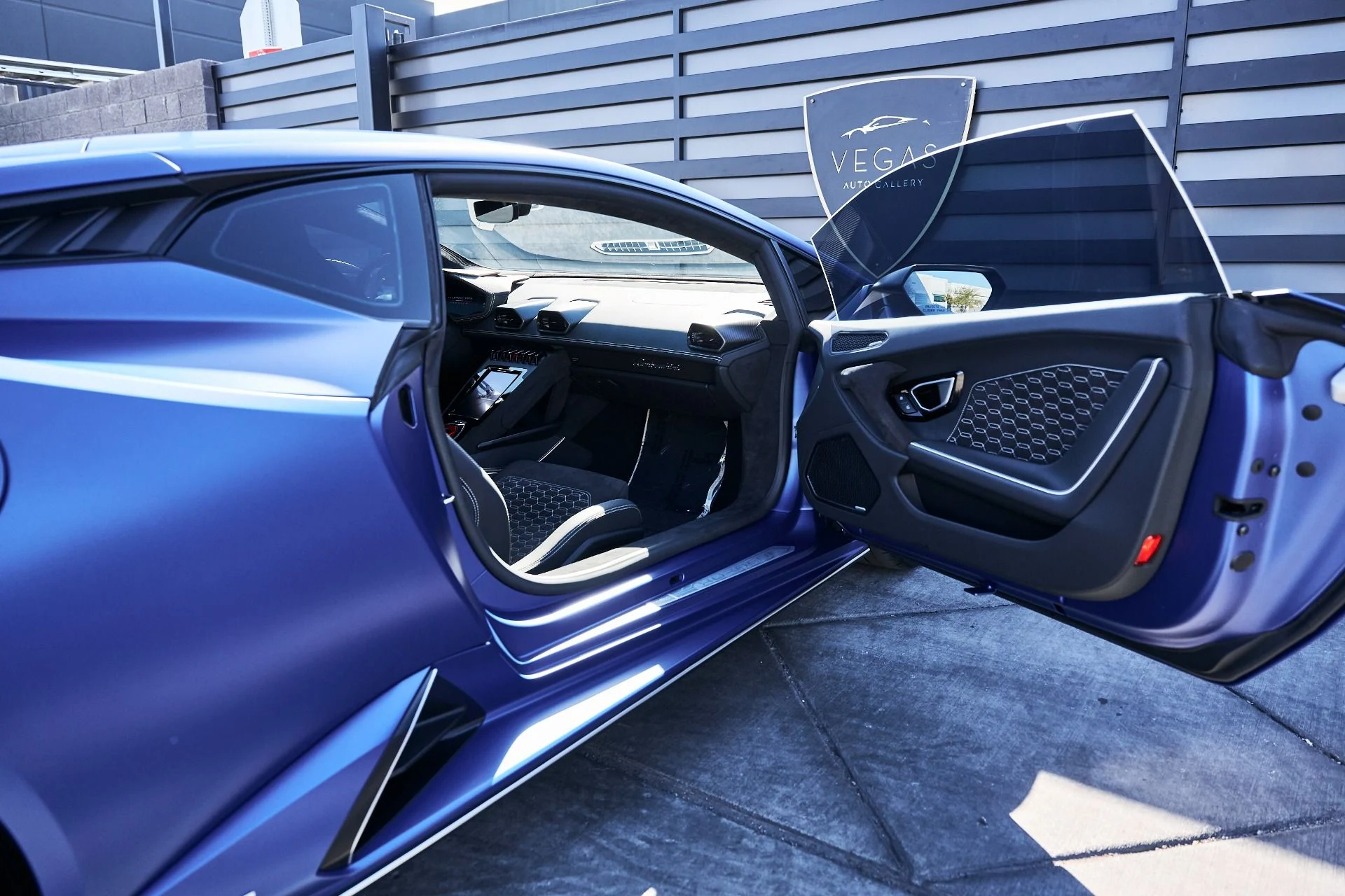 mph030_1112118704_Used_2023_Lamborghini_Huracan_Tecnica_Base_1774403186_41043de1c3