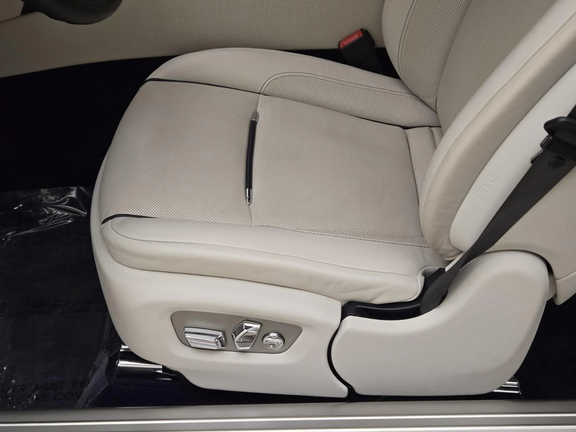 mph030_1117001633_Used_2016_Rolls_Royce_Wraith_1767163720_67efe64250