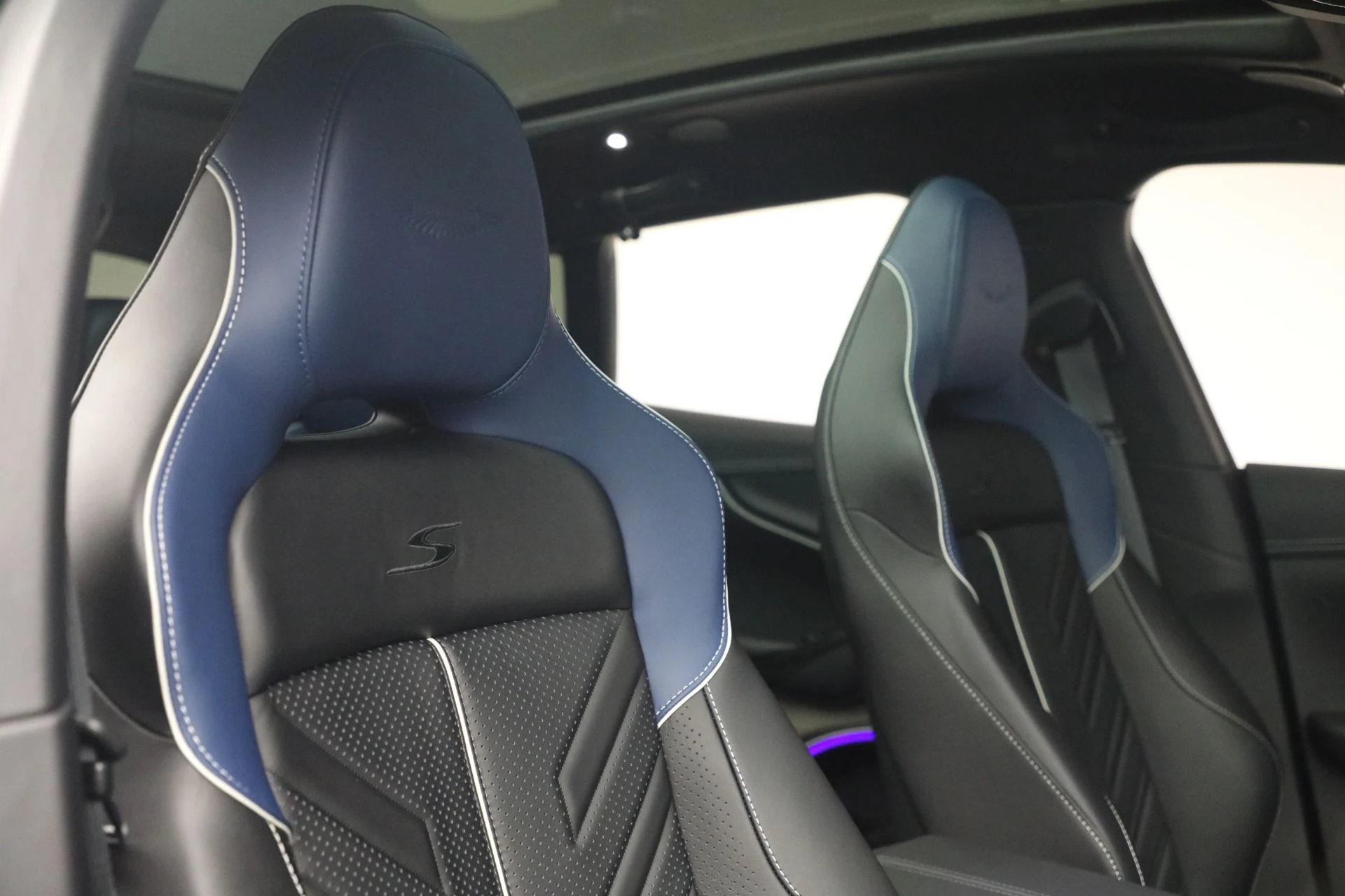 mph030_111703865_New_2026_Aston_Martin_DBX_S_1779920374_ebd5be6bb3