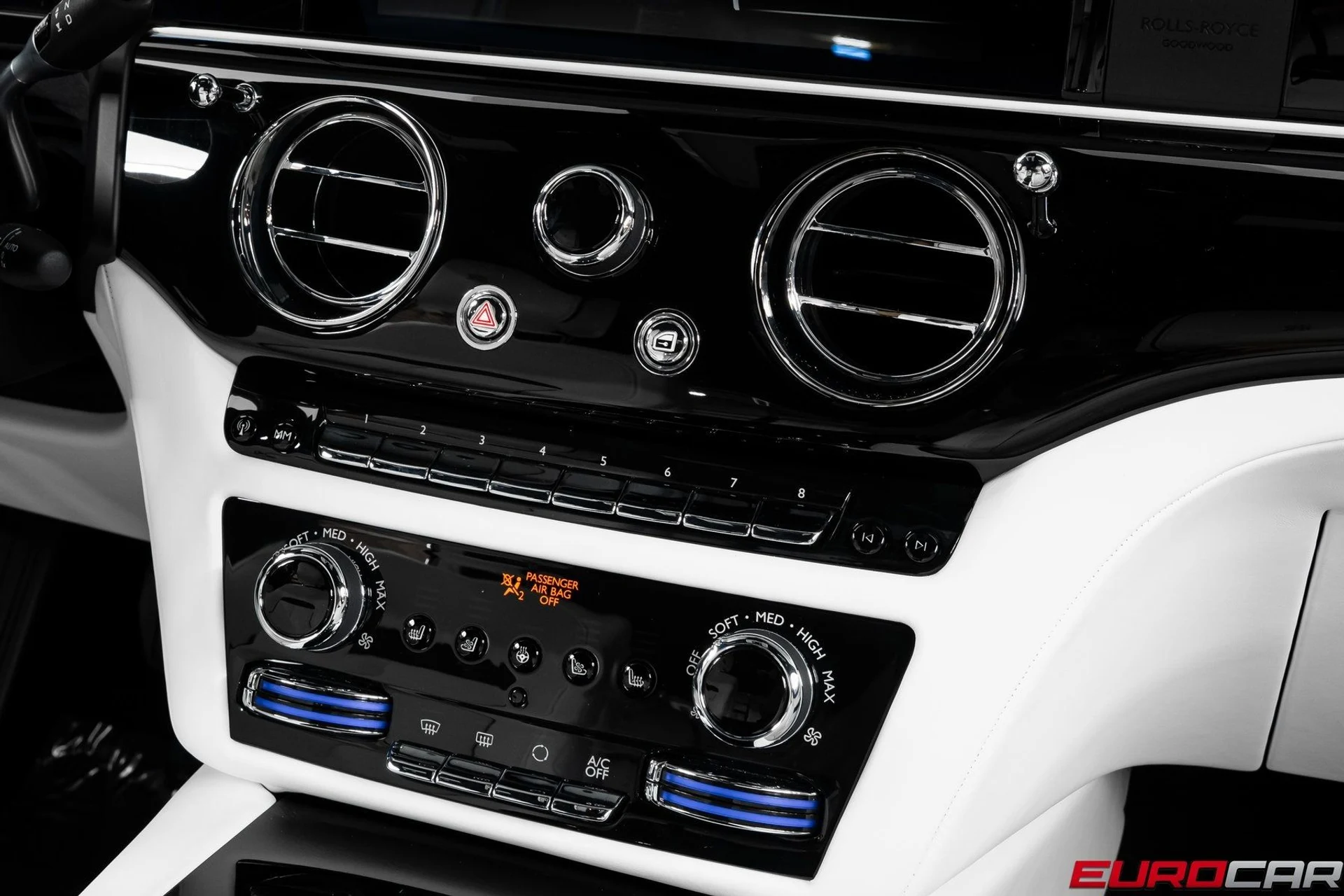 mph030_1118789150_image_31_cc16f987ca