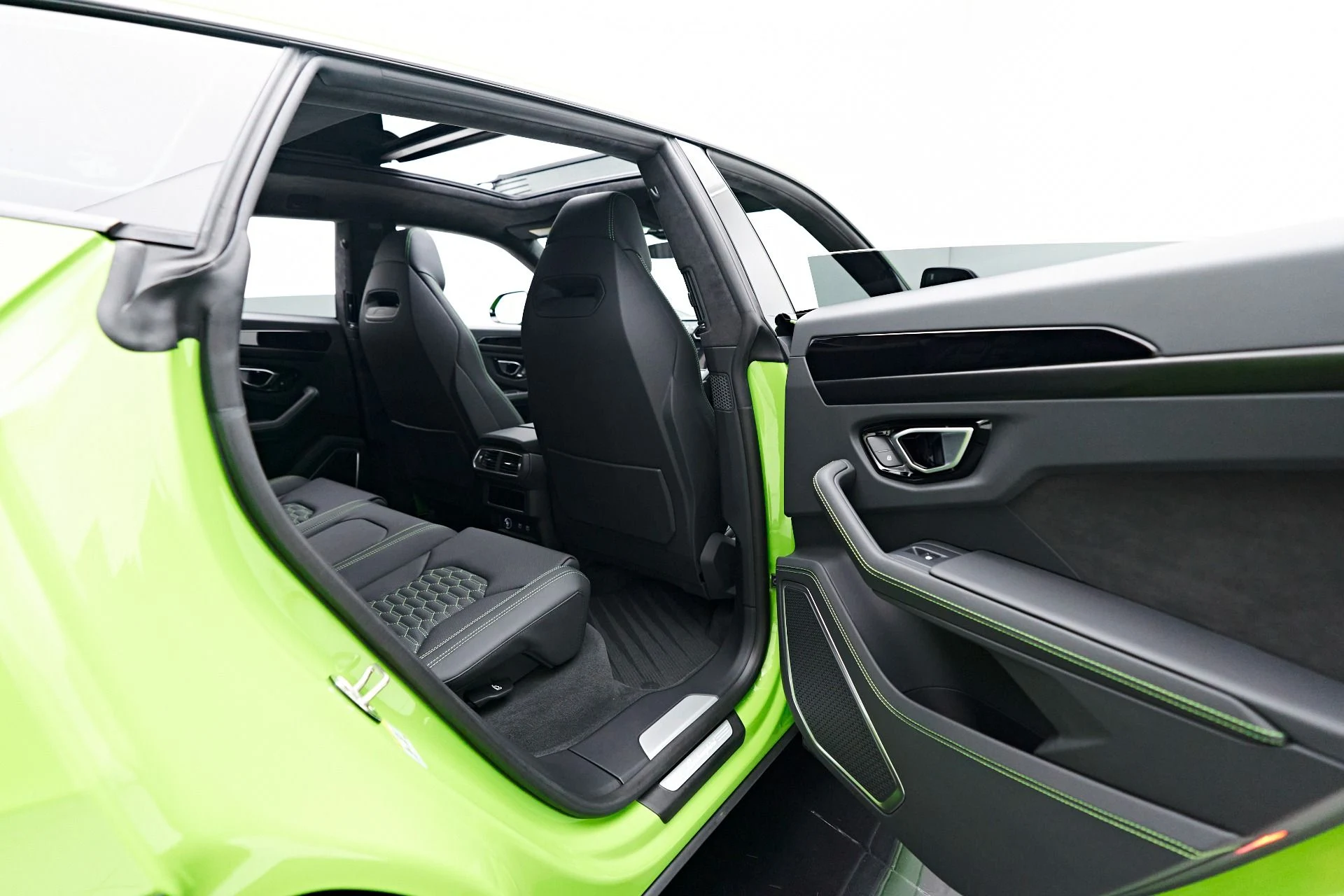 mph030_1123555065_Used_2023_Lamborghini_Urus_S_1692657144_2c68d46a5d